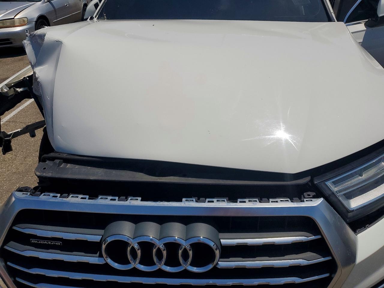 2018 Audi Q7 Premium Plus White vin: WA1LHAF73JD036253
