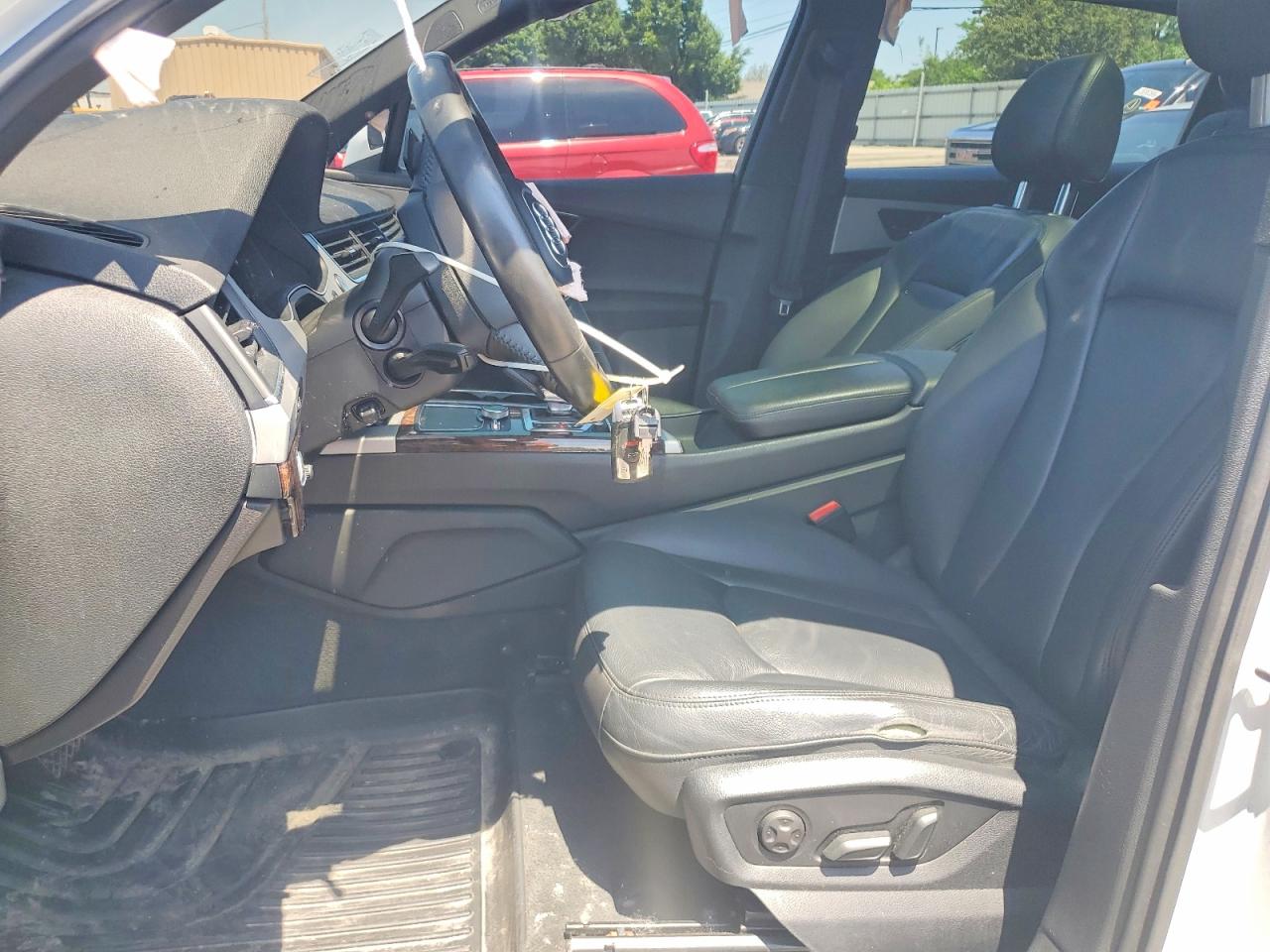 2018 Audi Q7 Premium Plus White vin: WA1LHAF73JD036253