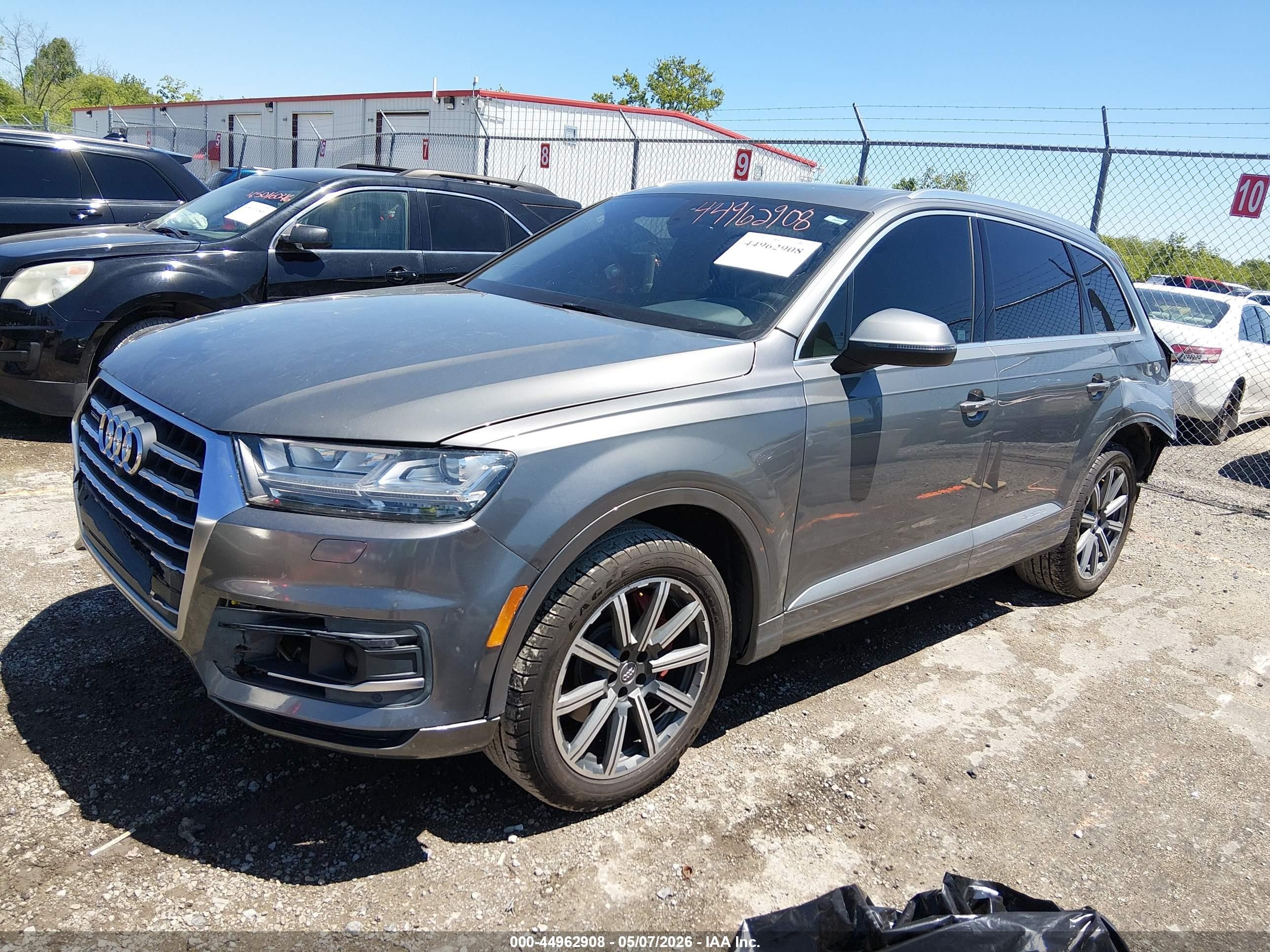 2018 Audi Q7 2.0t Premium Gray vin: WA1LHAF75JD017395