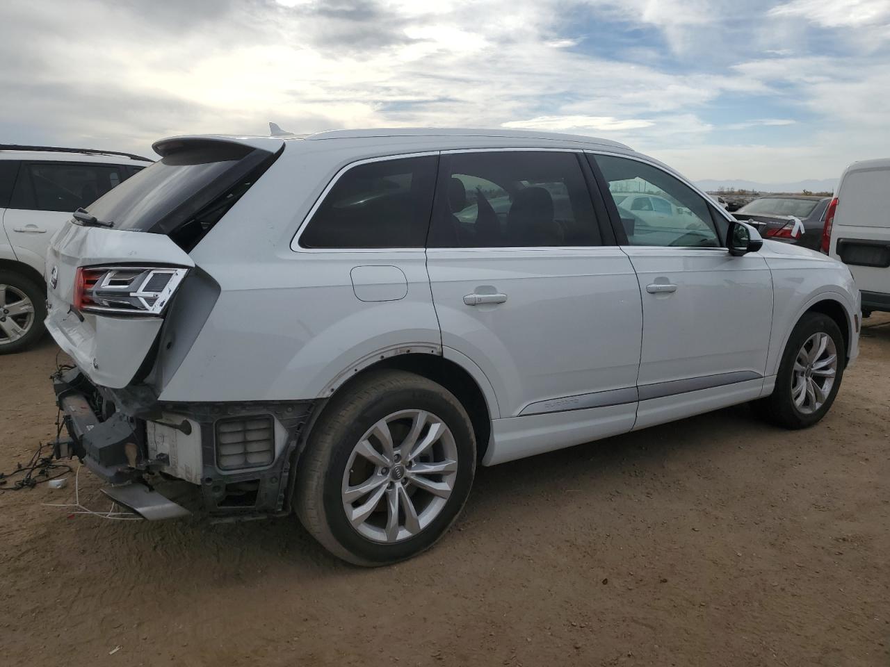 2019 Audi Q7 Premium Plus White vin: WA1LHAF75KD040015