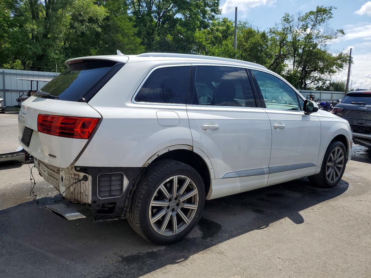 2018 Audi Q7 Premium Plus Белый vin: WA1LHAF78JD044350