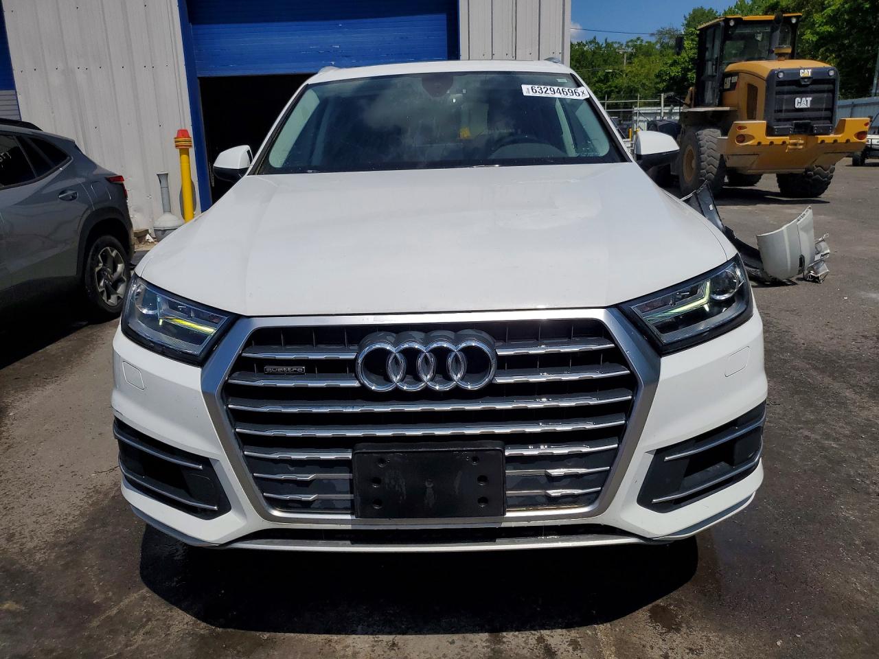 2018 Audi Q7 Premium Plus Белый vin: WA1LHAF78JD044350