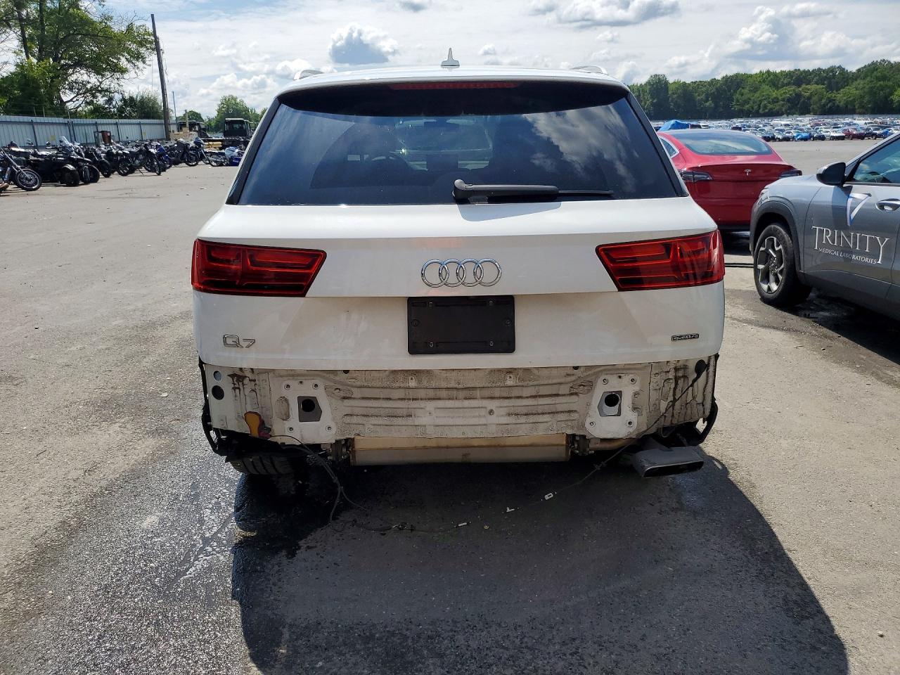 2018 Audi Q7 Premium Plus Белый vin: WA1LHAF78JD044350