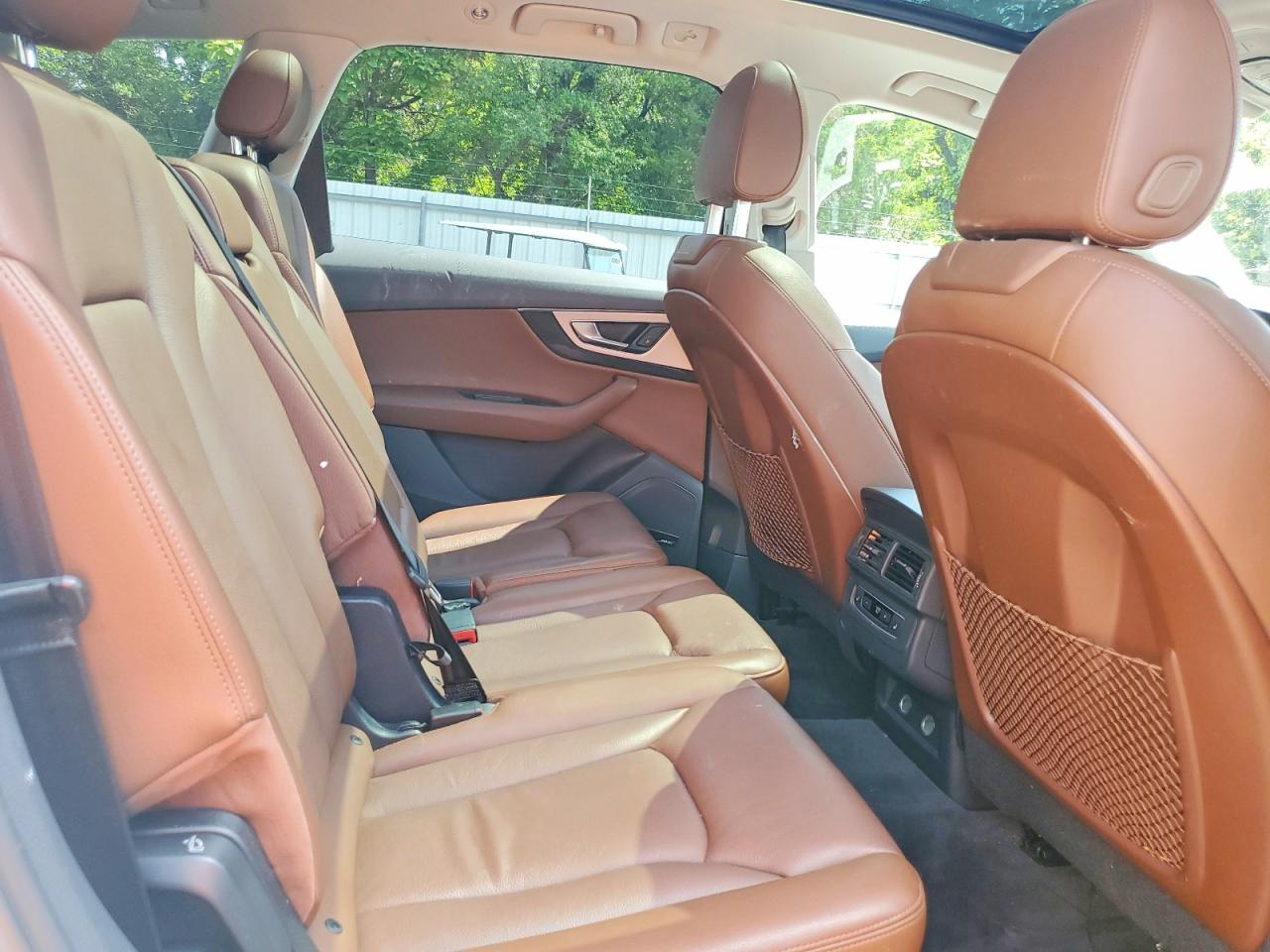 2018 Audi Q7 Premium Plus Белый vin: WA1LHAF78JD044350