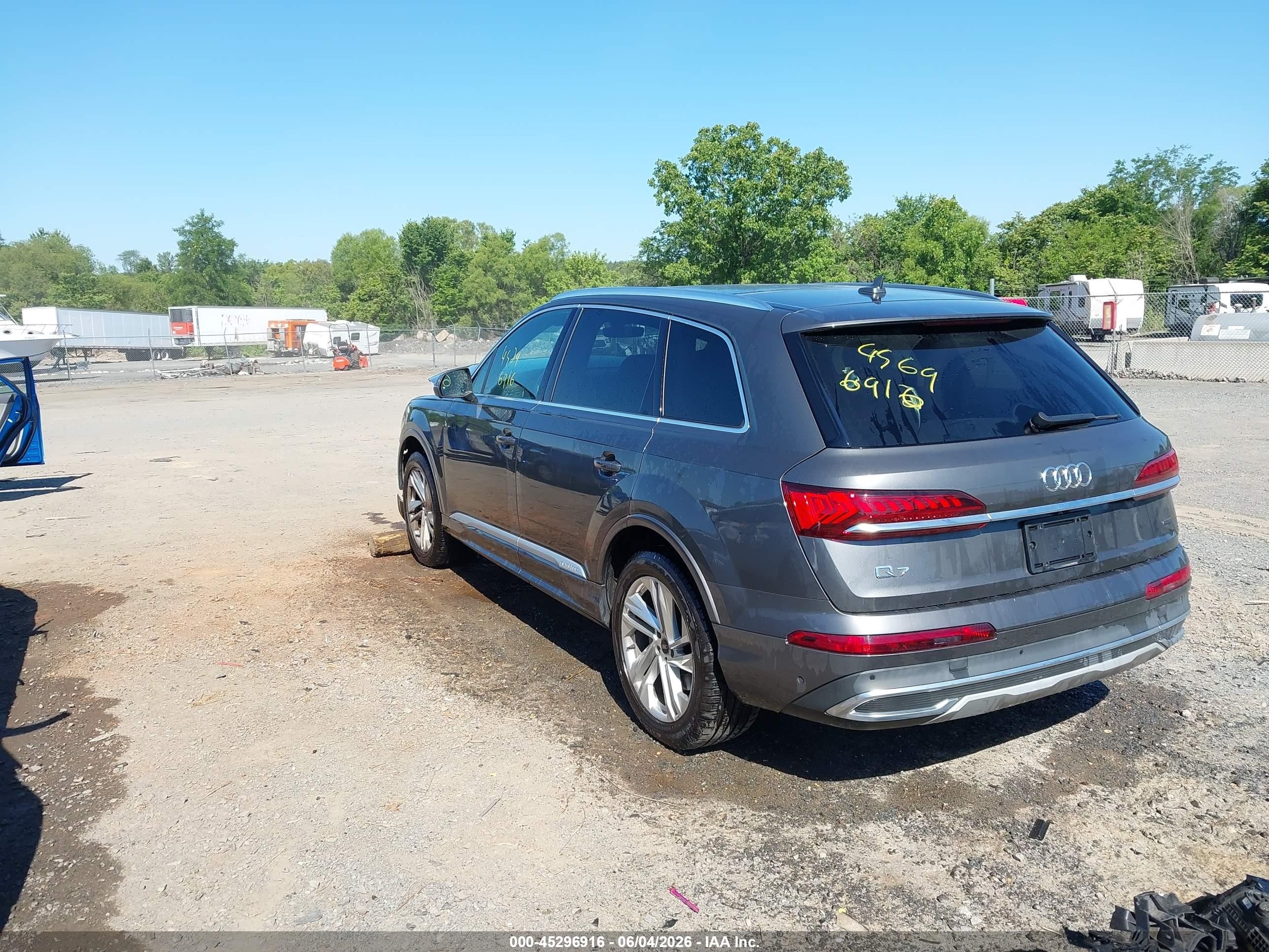 2021 Audi Q7 Premium Plus 45 Tfsi Quattro Tiptronic Gray vin: WA1LJAF71MD021615