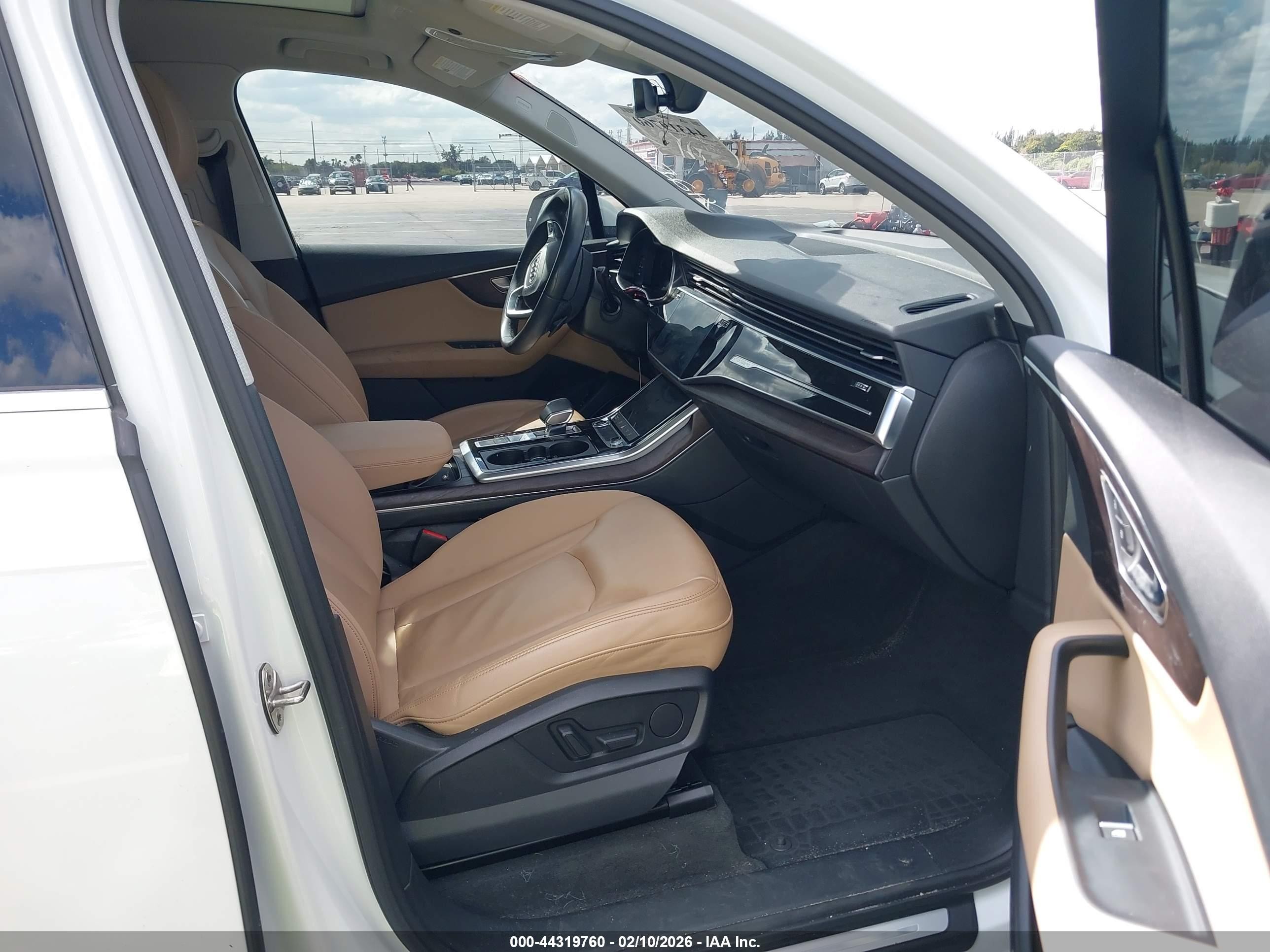 2021 Audi Q7 Premium Plus 45 Tfsi Quattro Tiptronic White vin: WA1LJAF73MD040425