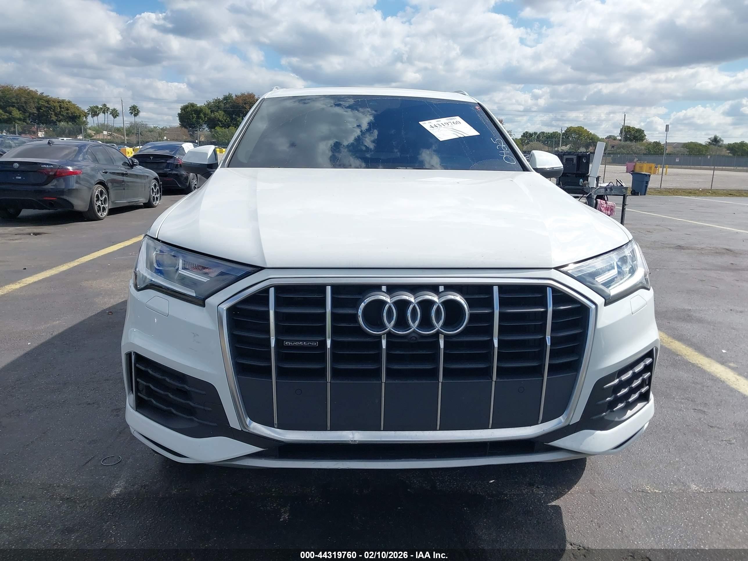 2021 Audi Q7 Premium Plus 45 Tfsi Quattro Tiptronic White vin: WA1LJAF73MD040425