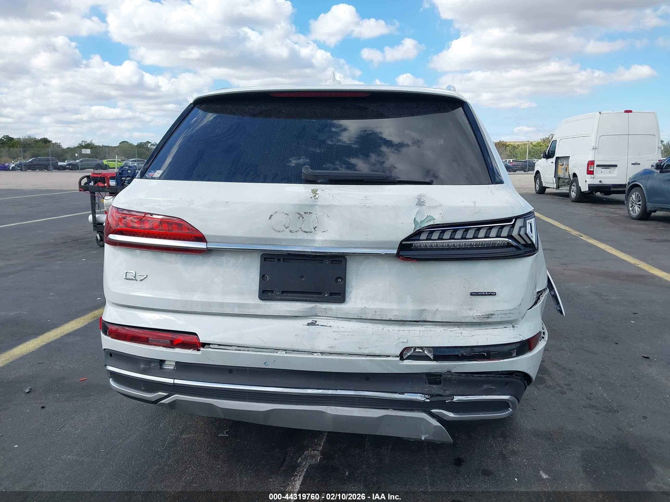 2021 Audi Q7 Premium Plus 45 Tfsi Quattro Tiptronic White vin: WA1LJAF73MD040425
