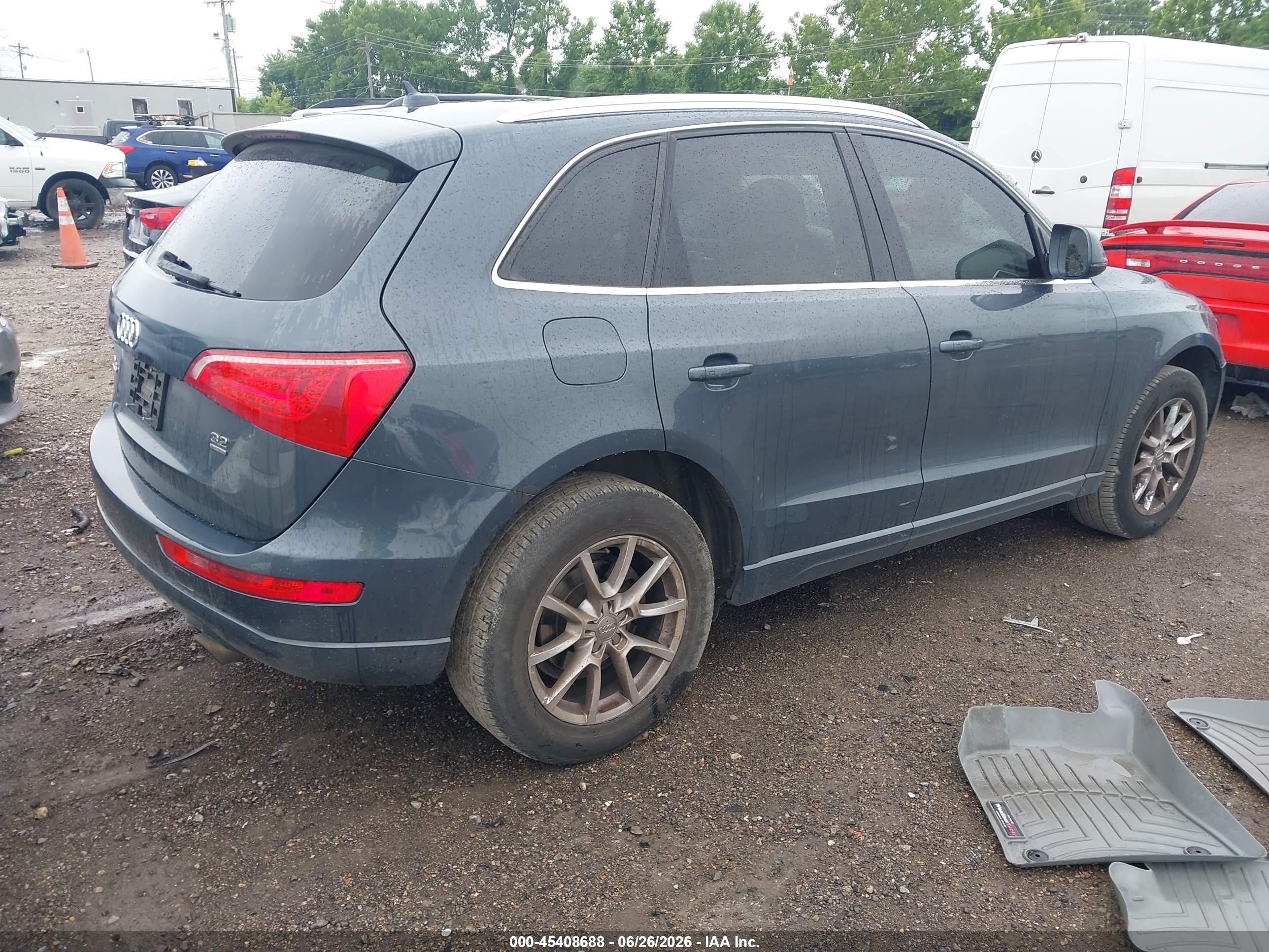 2010 Audi Q5 3.2 Premium Gray vin: WA1LKAFP0AA048749