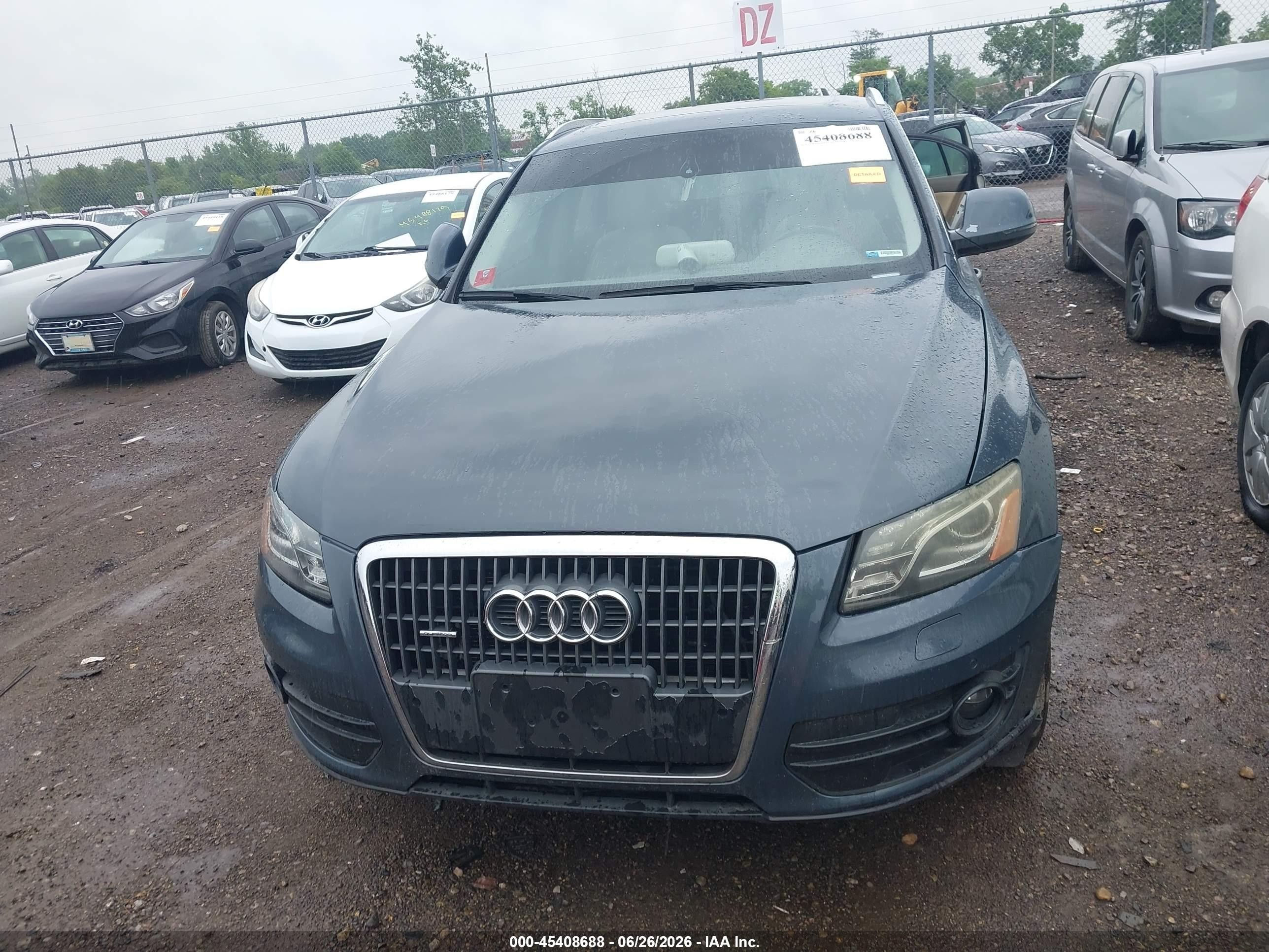2010 Audi Q5 3.2 Premium Gray vin: WA1LKAFP0AA048749