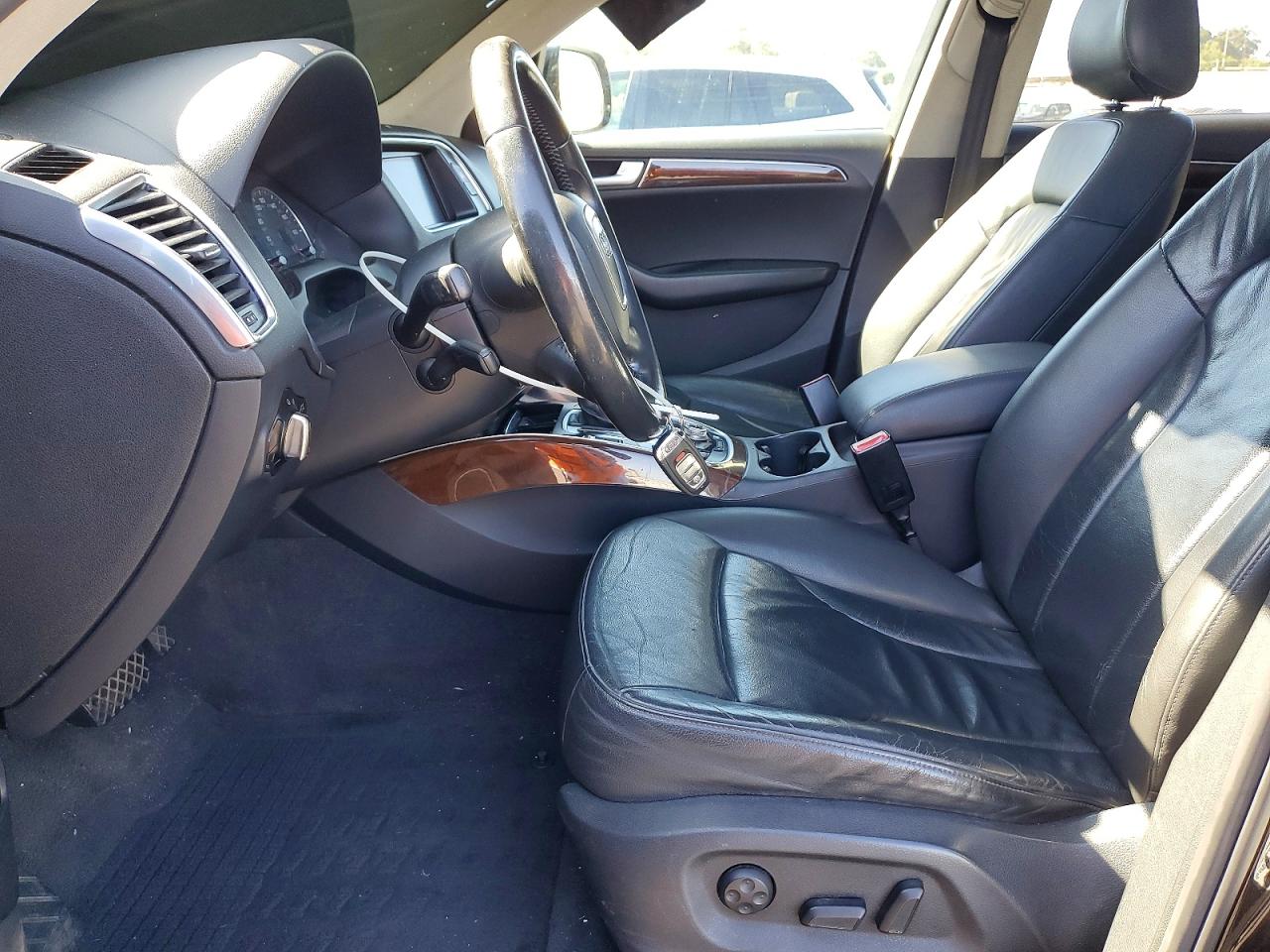 2010 Audi Q5 Premium Plus Black vin: WA1LKAFP0AA079208