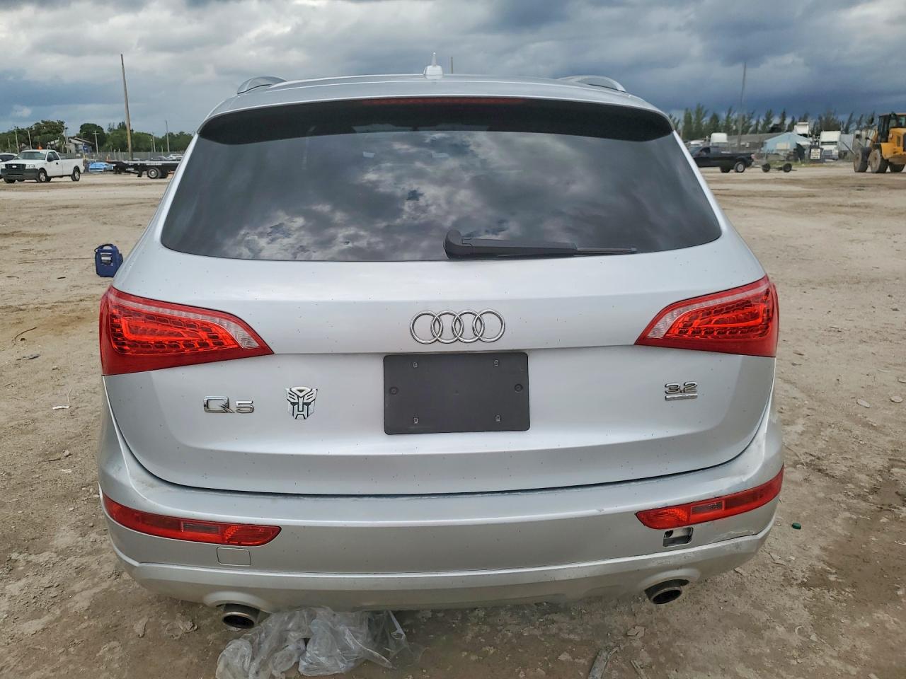 2010 Audi Q5 Premium Plus Silver vin: WA1LKAFP0AA098549