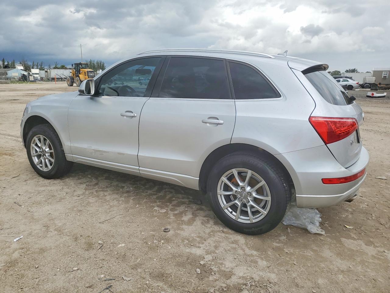 2010 Audi Q5 Premium Plus Silver vin: WA1LKAFP0AA098549