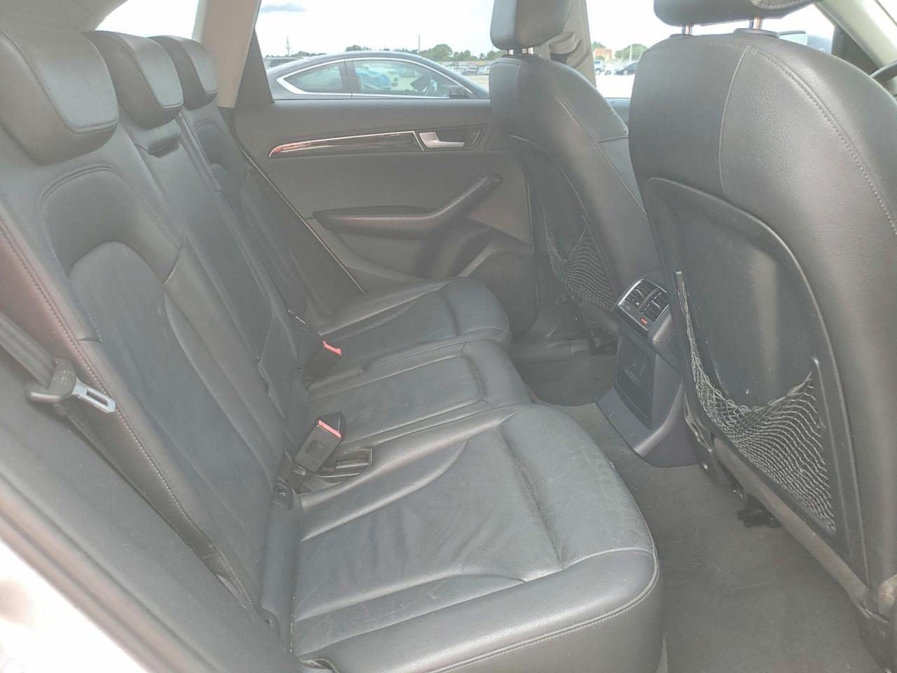 2010 Audi Q5 Premium Plus Silver vin: WA1LKAFP0AA098549