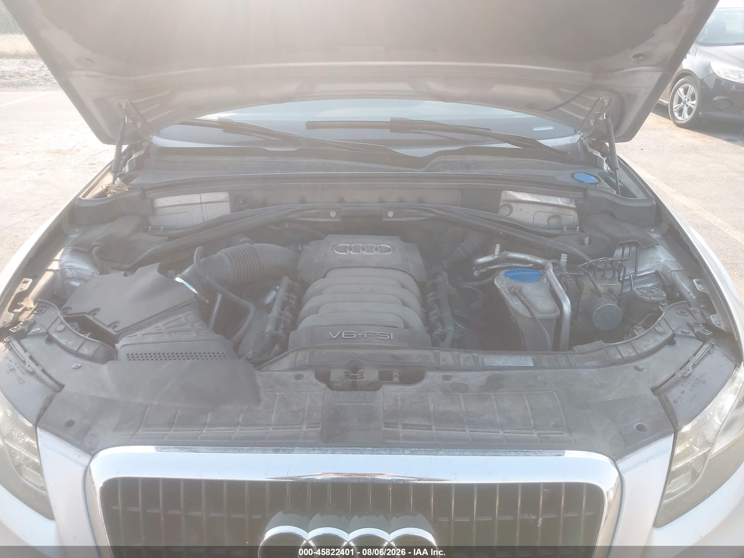 2010 Audi Q5 3.2 Premium Silver vin: WA1LKAFP0AA101336