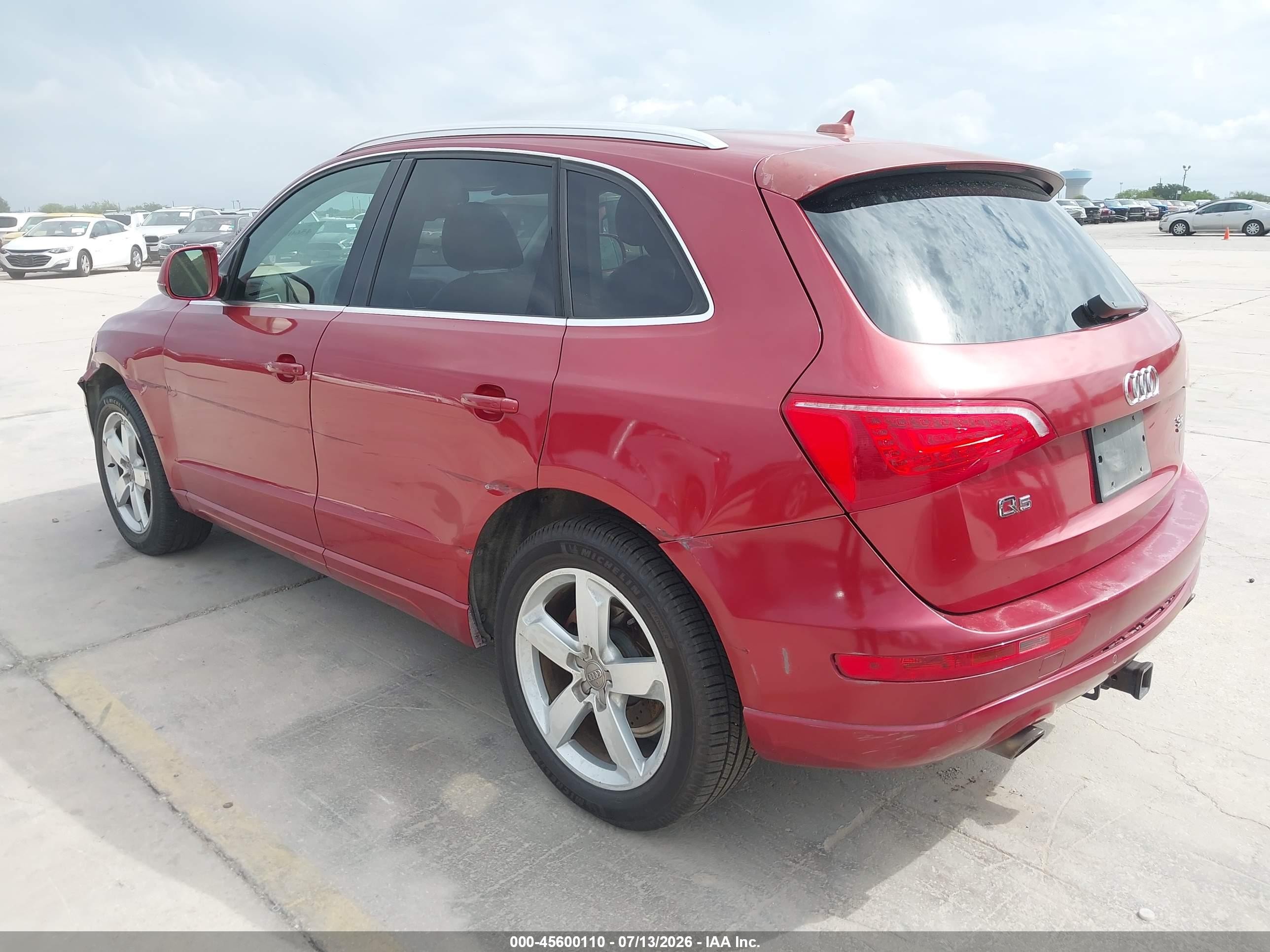 2010 Audi Q5 3.2 Premium Red vin: WA1LKAFP0AA112403