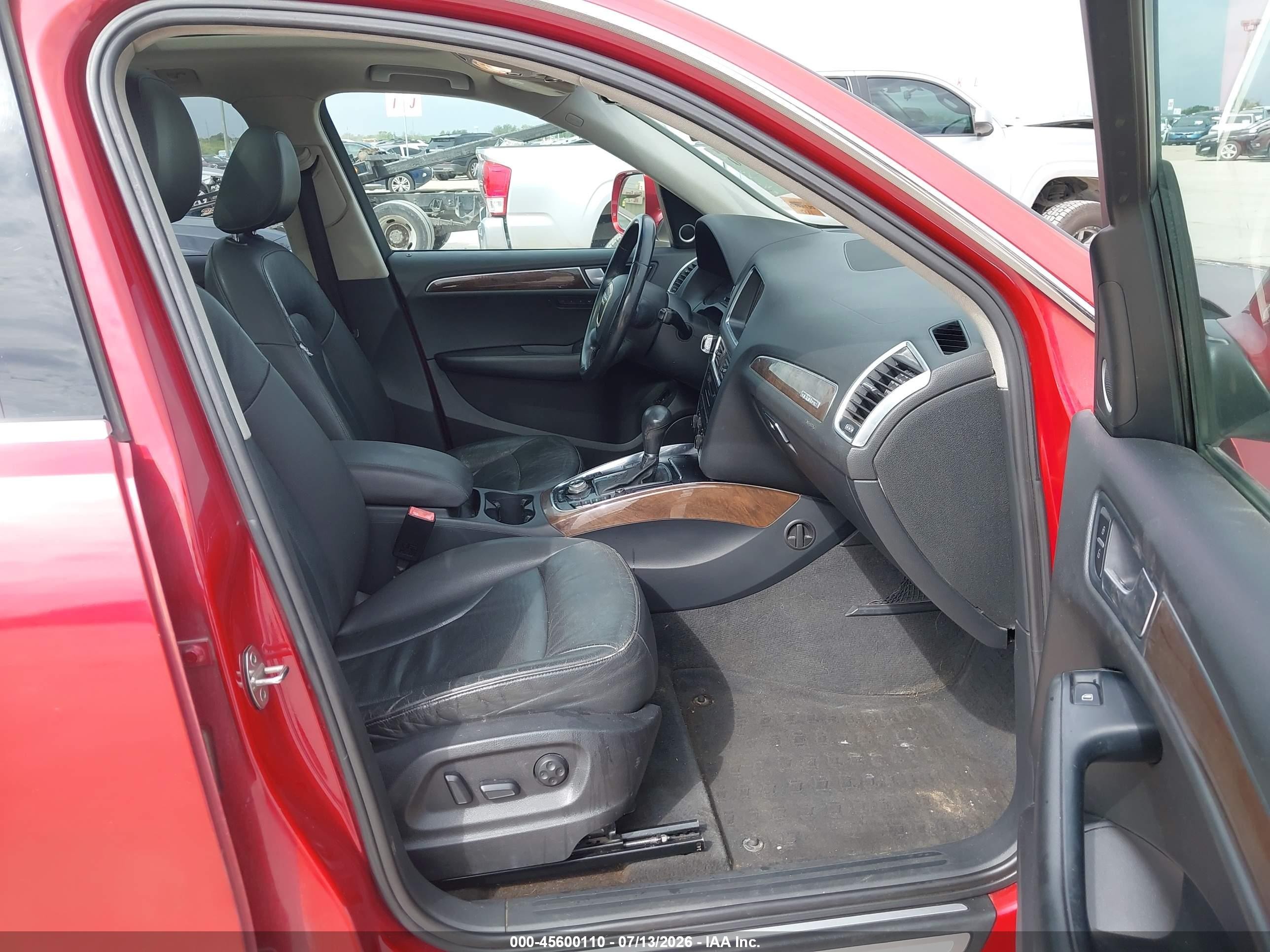 2010 Audi Q5 3.2 Premium Red vin: WA1LKAFP0AA112403