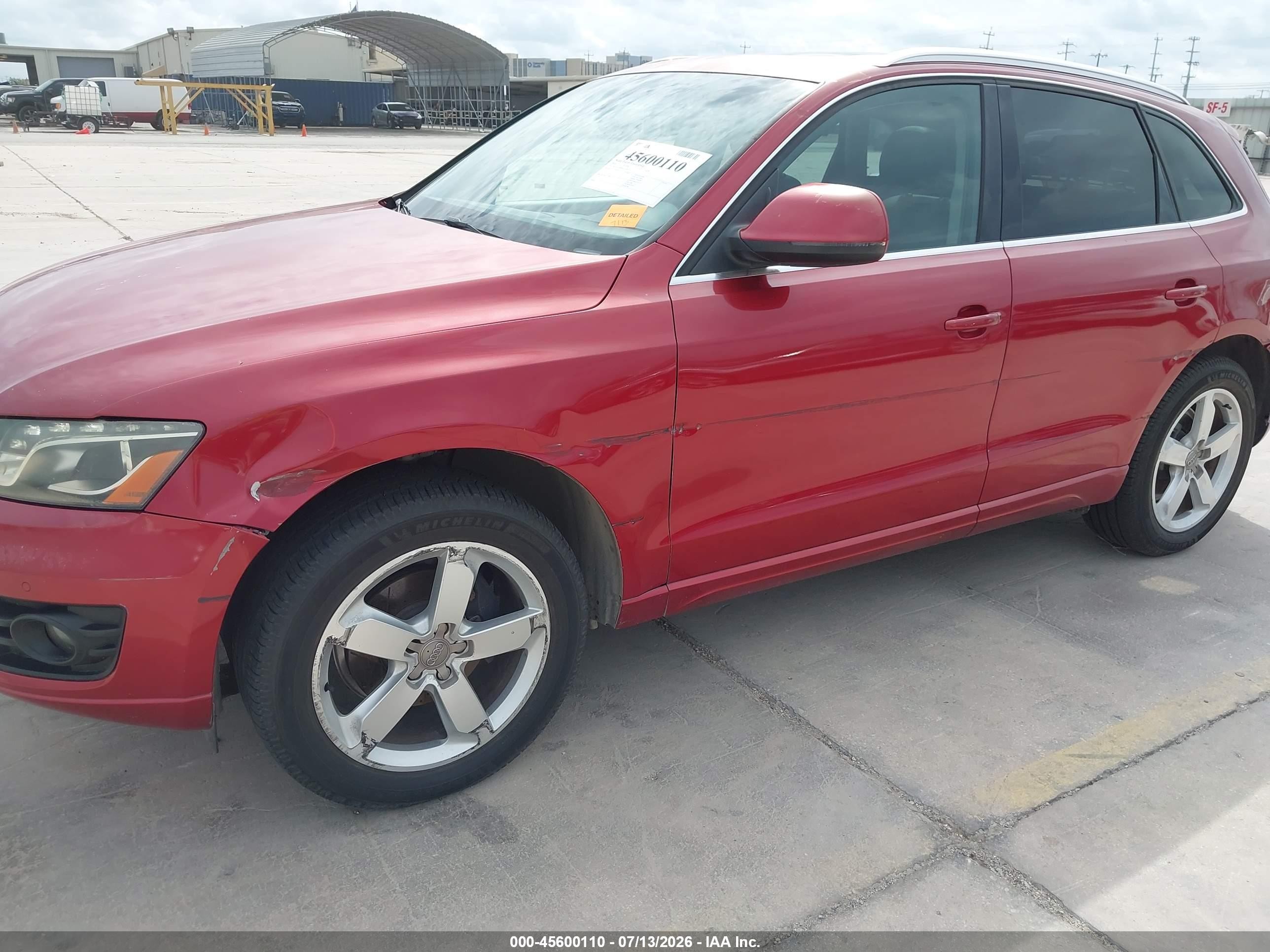 2010 Audi Q5 3.2 Premium Red vin: WA1LKAFP0AA112403