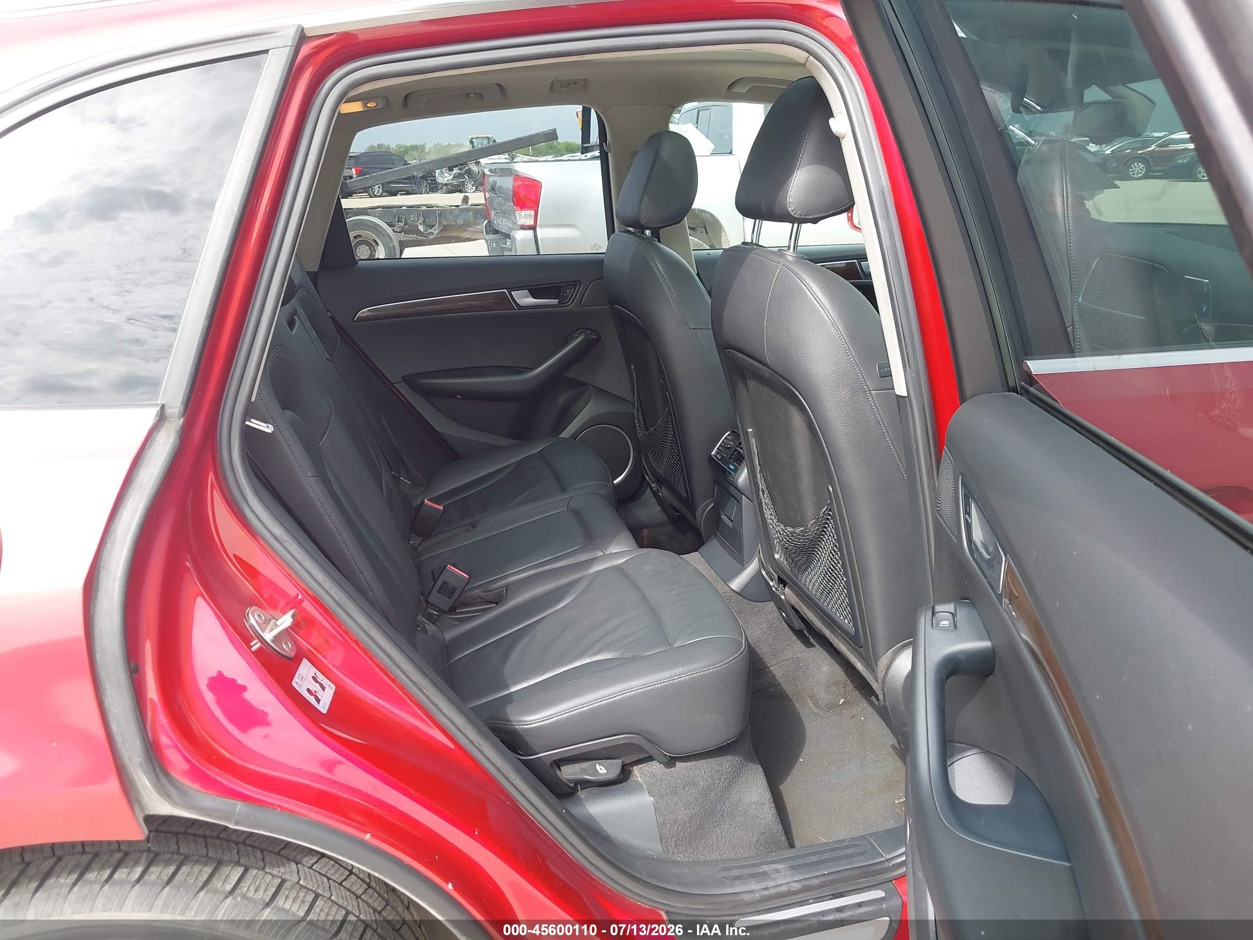 2010 Audi Q5 3.2 Premium Red vin: WA1LKAFP0AA112403