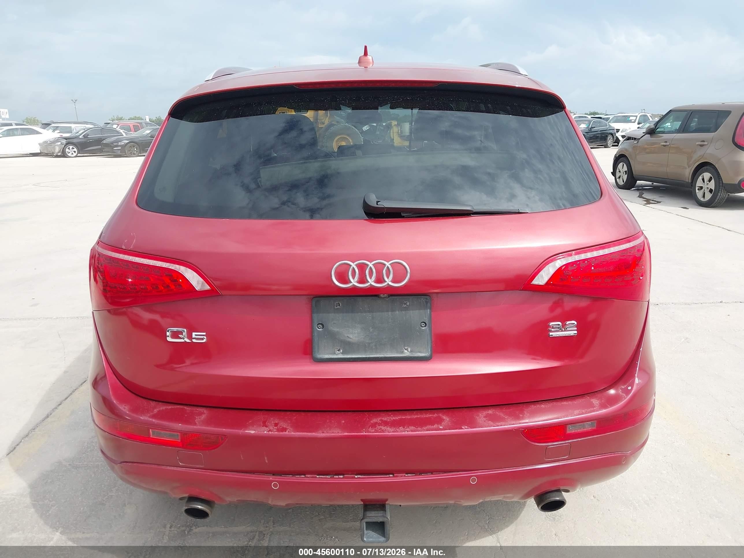 2010 Audi Q5 3.2 Premium Red vin: WA1LKAFP0AA112403