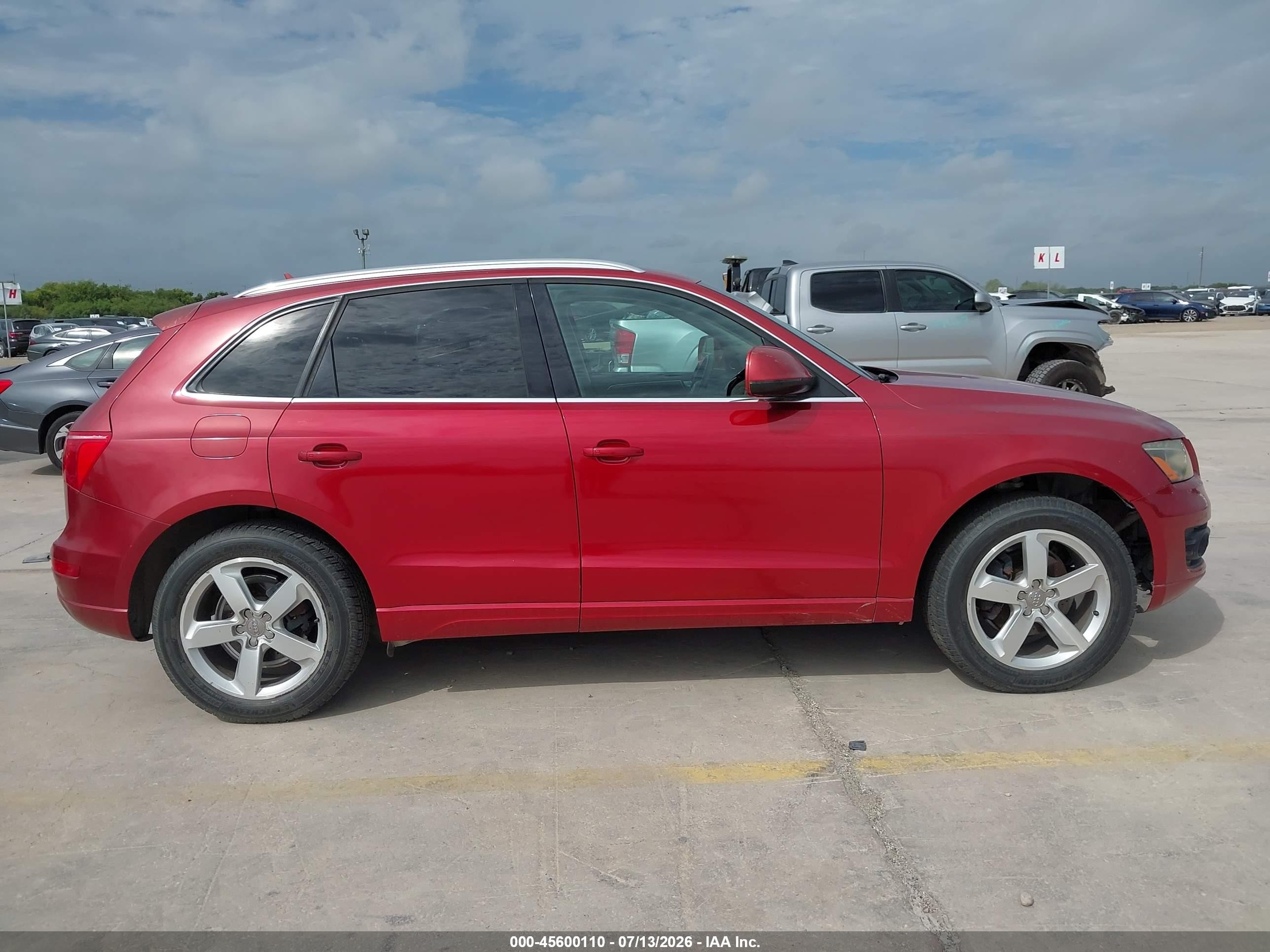 2010 Audi Q5 3.2 Premium Red vin: WA1LKAFP0AA112403
