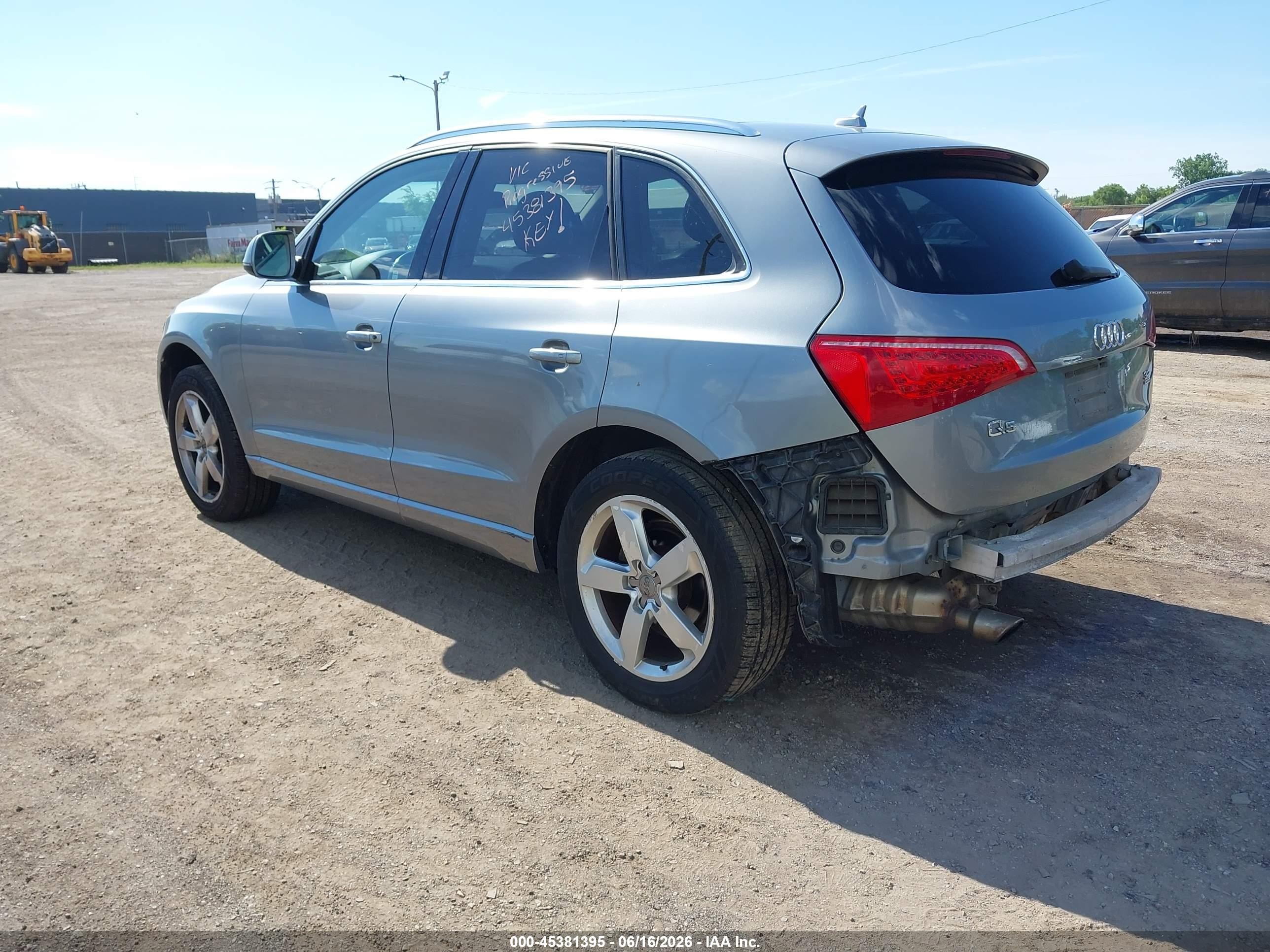 2010 Audi Q5 3.2 Premium Silver vin: WA1LKAFP1AA085356