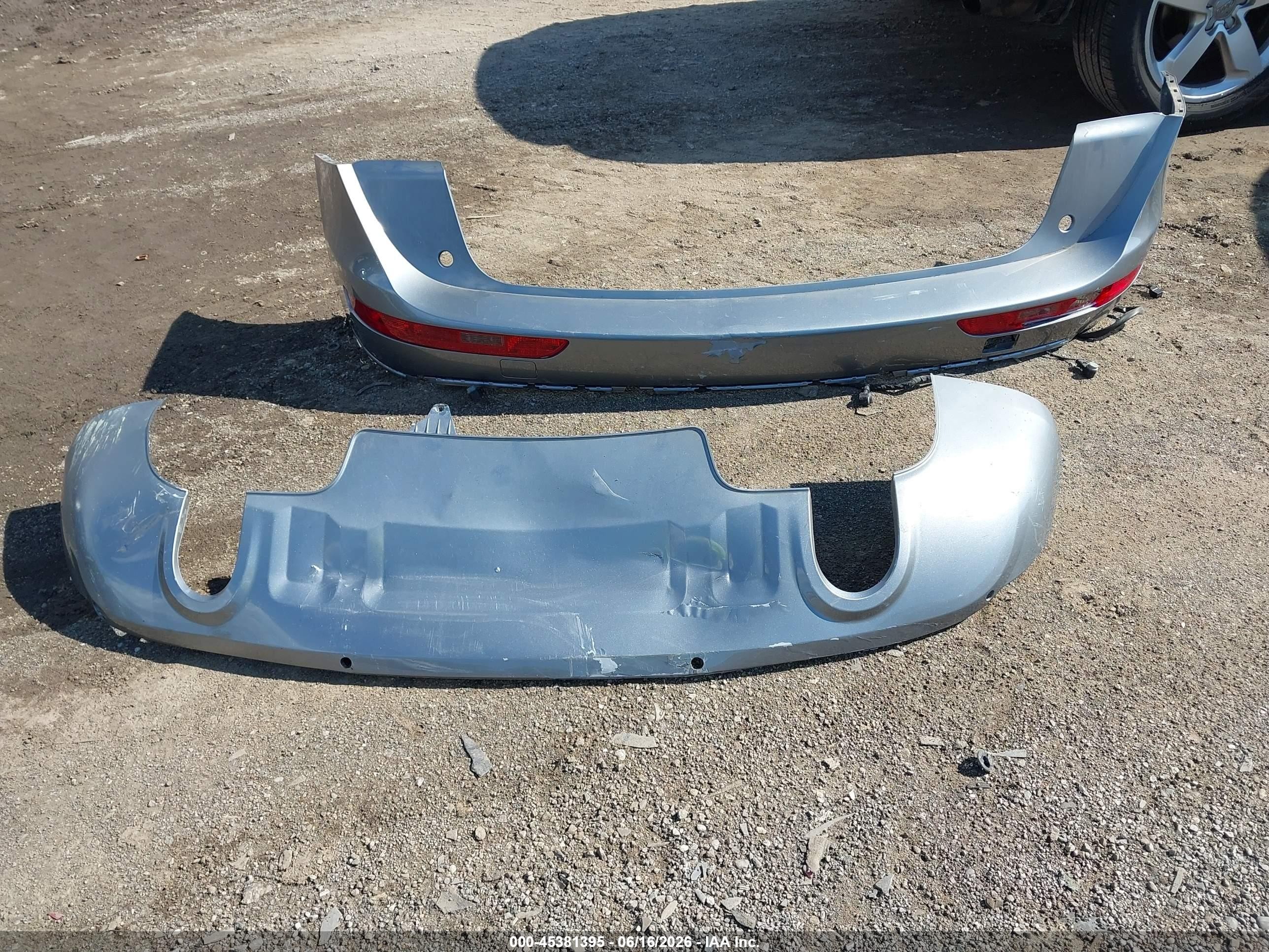 2010 Audi Q5 3.2 Premium Silver vin: WA1LKAFP1AA085356