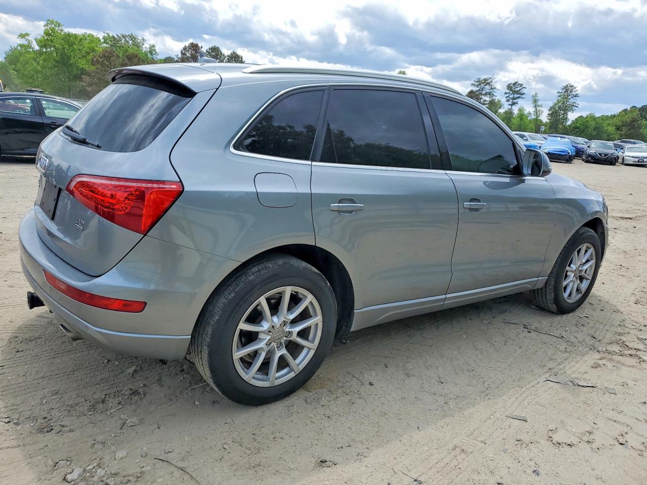2010 Audi Q5 Premium Plus Gray vin: WA1LKAFP1AA089410