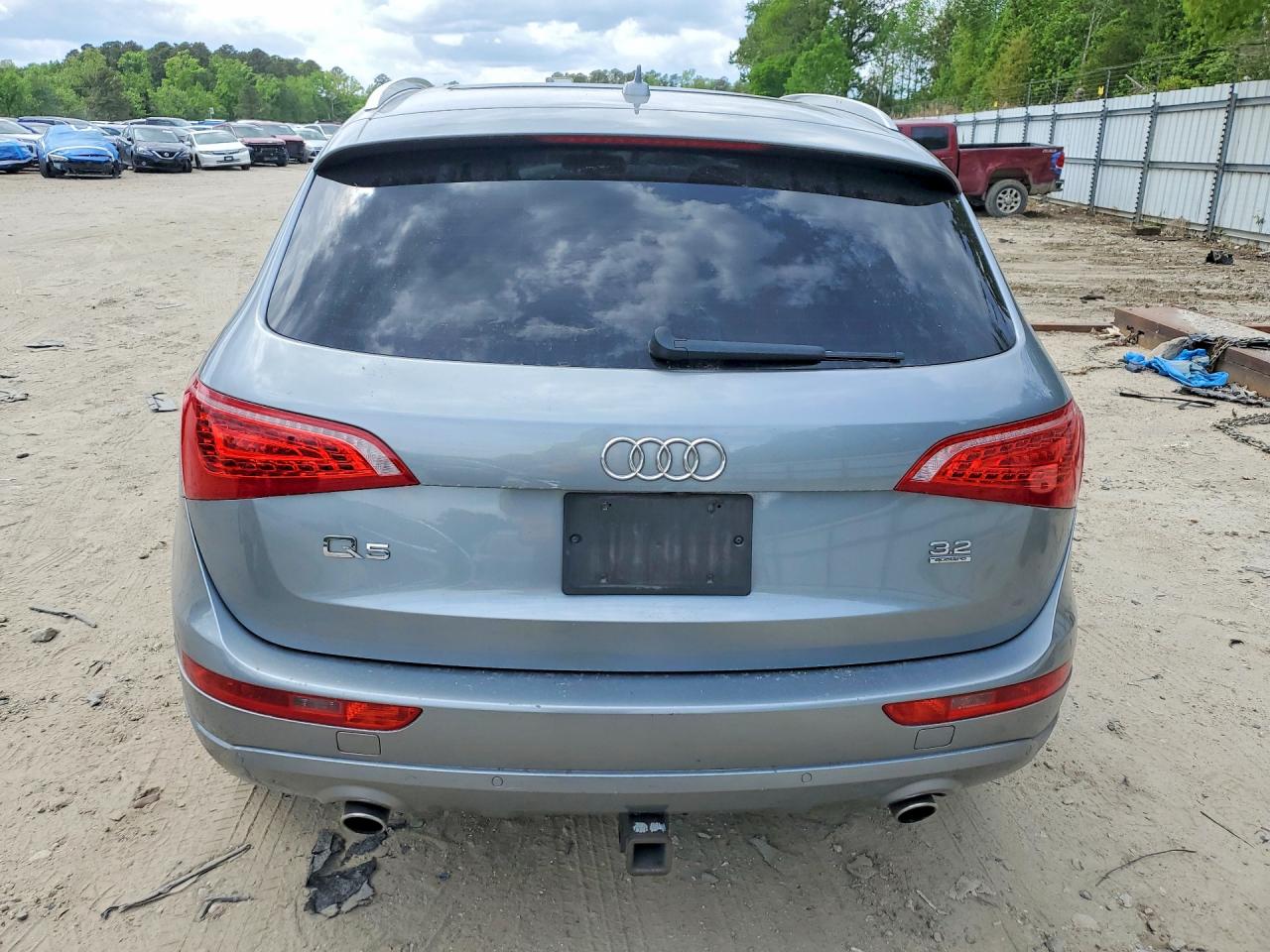 2010 Audi Q5 Premium Plus Gray vin: WA1LKAFP1AA089410
