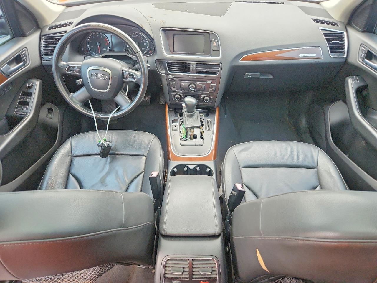 2010 Audi Q5 Premium Plus Черный vin: WA1LKAFP2AA030513