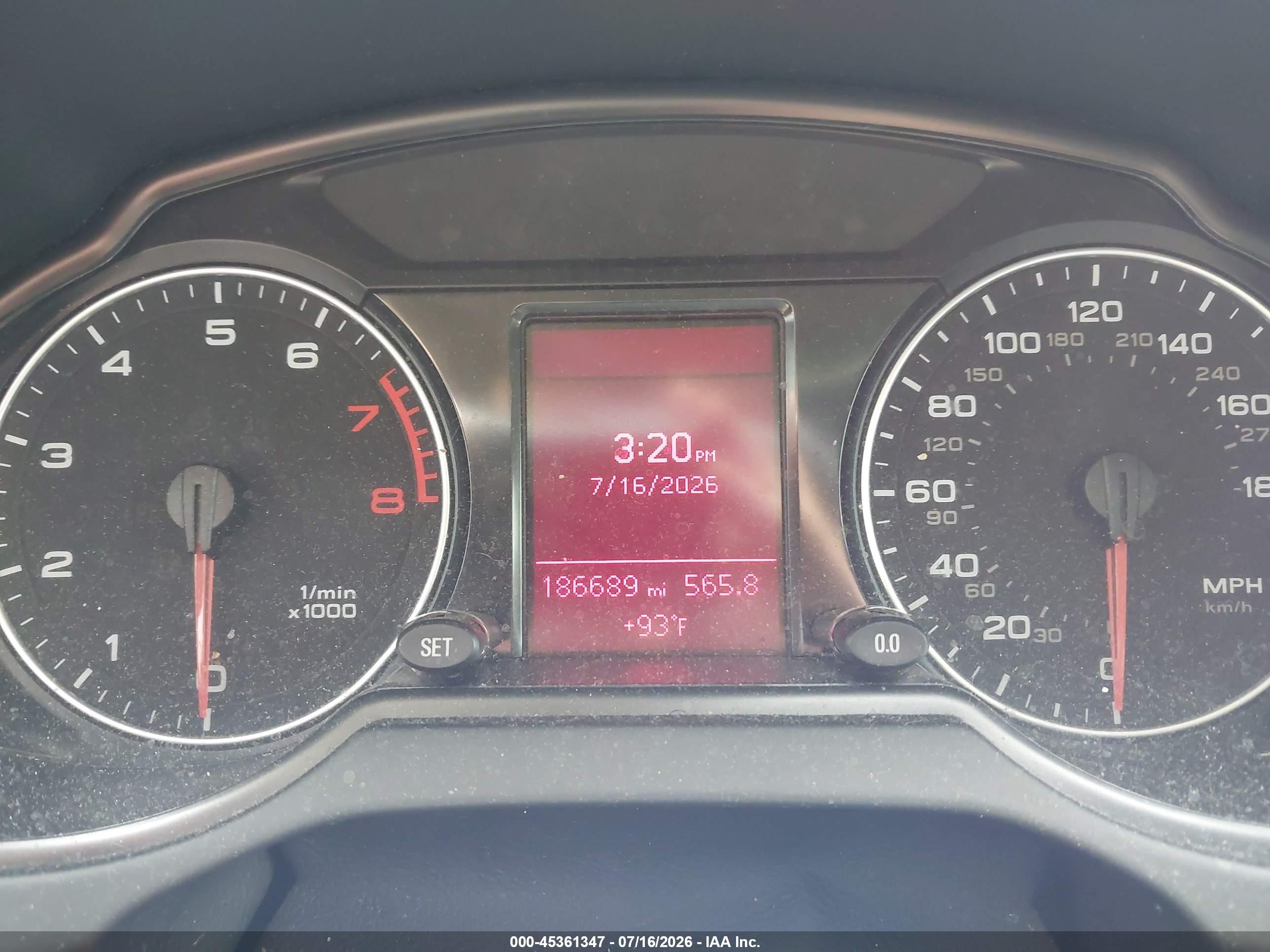 2010 Audi Q5 3.2 Premium Silver vin: WA1LKAFP2AA090095