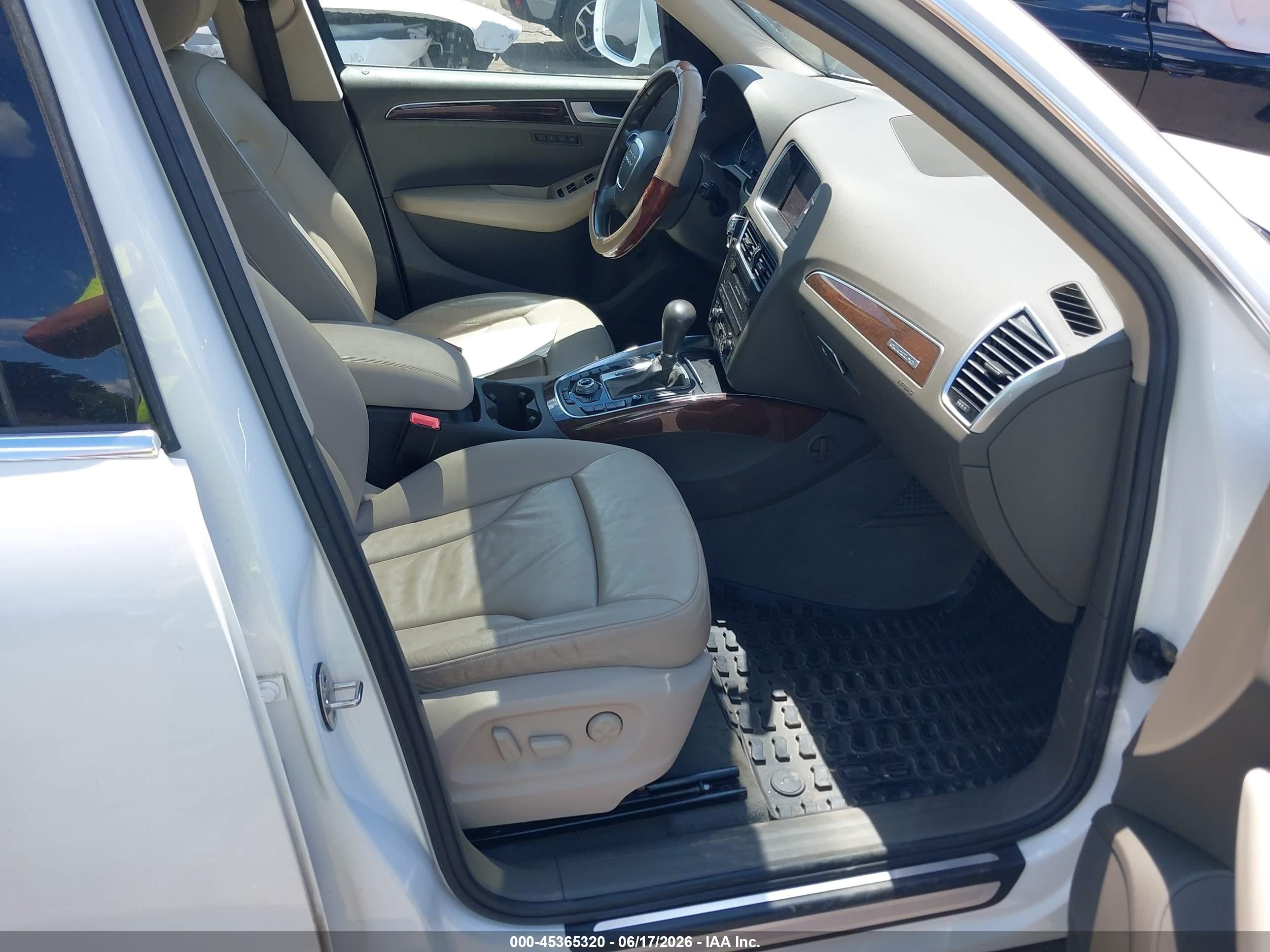 2010 Audi Q5 3.2 Premium White vin: WA1LKAFP2AA095765