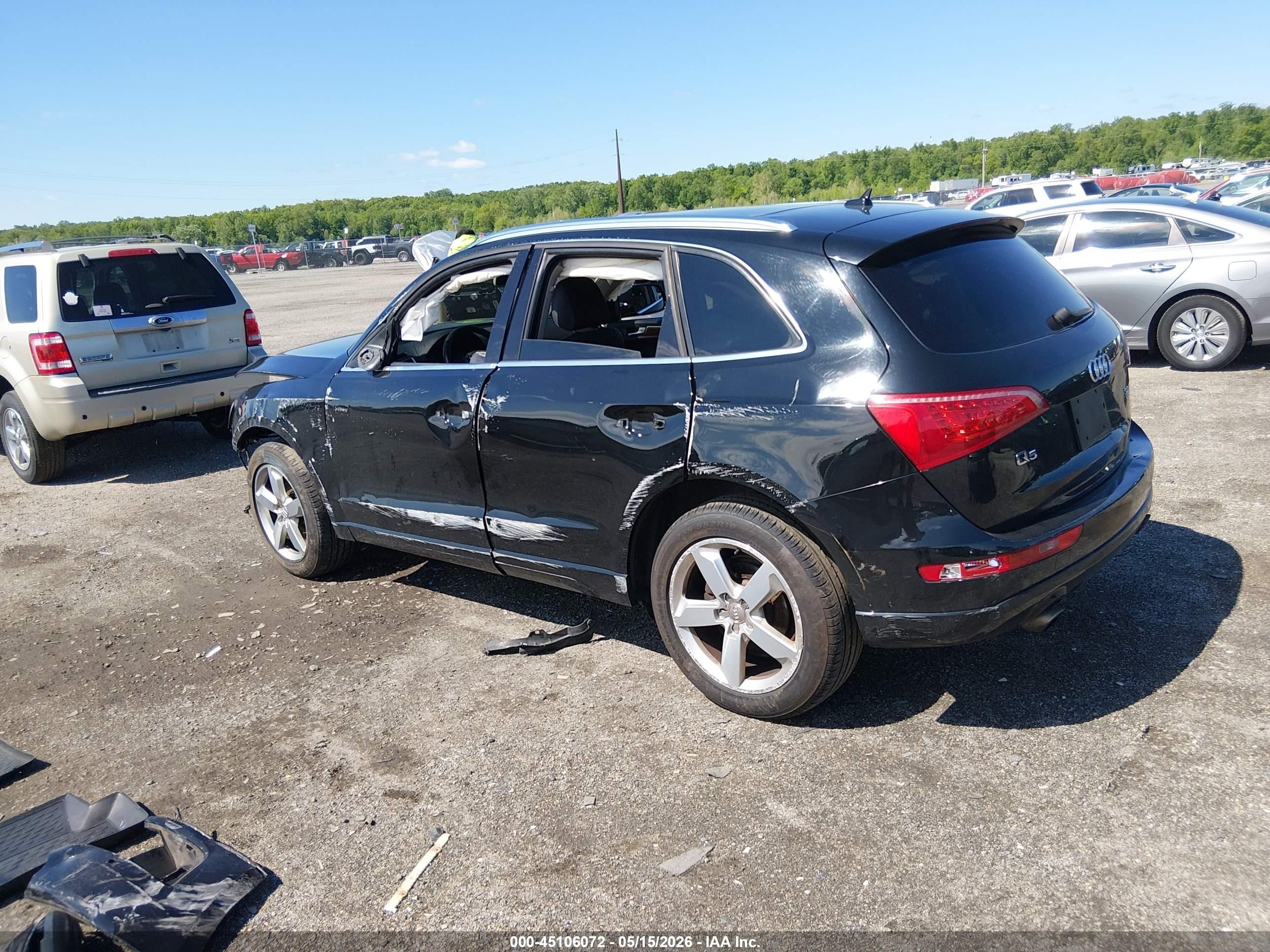 2010 Audi Q5 3.2 Premium Black vin: WA1LKAFP3AA007435
