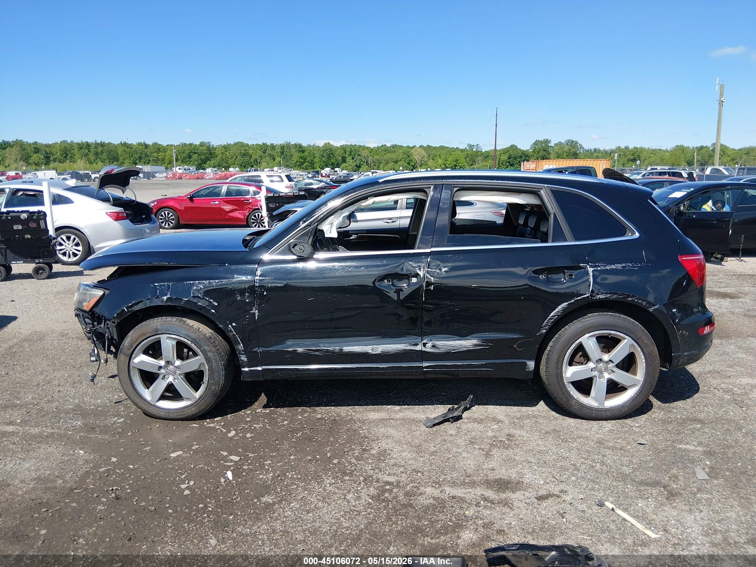 2010 Audi Q5 3.2 Premium Black vin: WA1LKAFP3AA007435