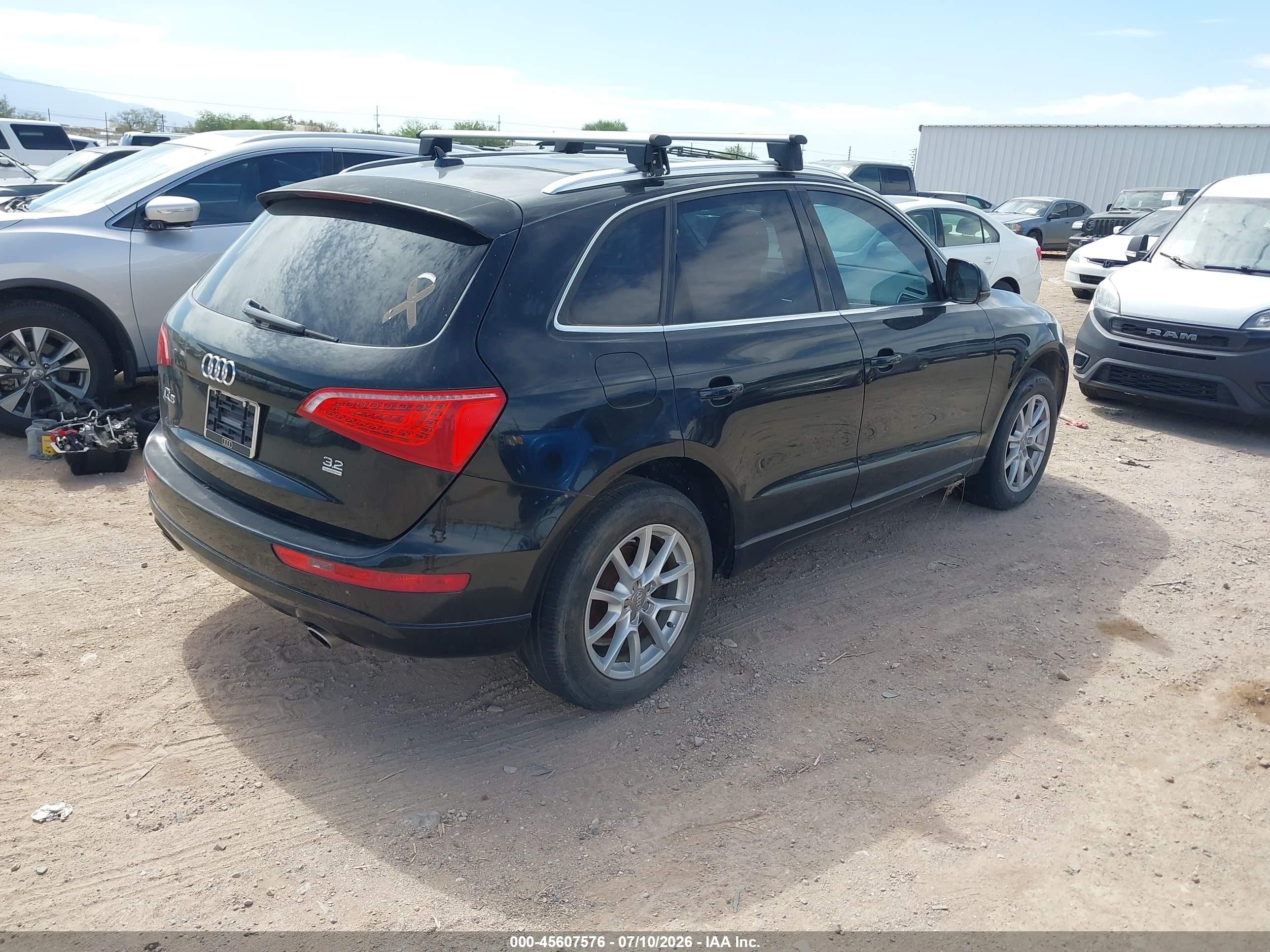 2010 Audi Q5 3.2 Premium Black vin: WA1LKAFP3AA020511