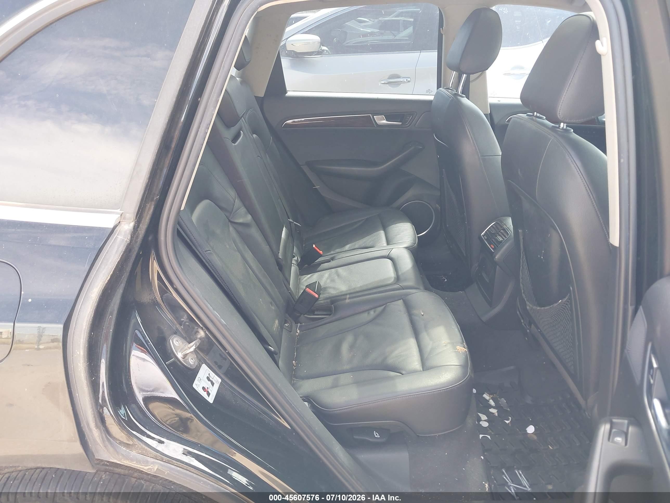 2010 Audi Q5 3.2 Premium Black vin: WA1LKAFP3AA020511