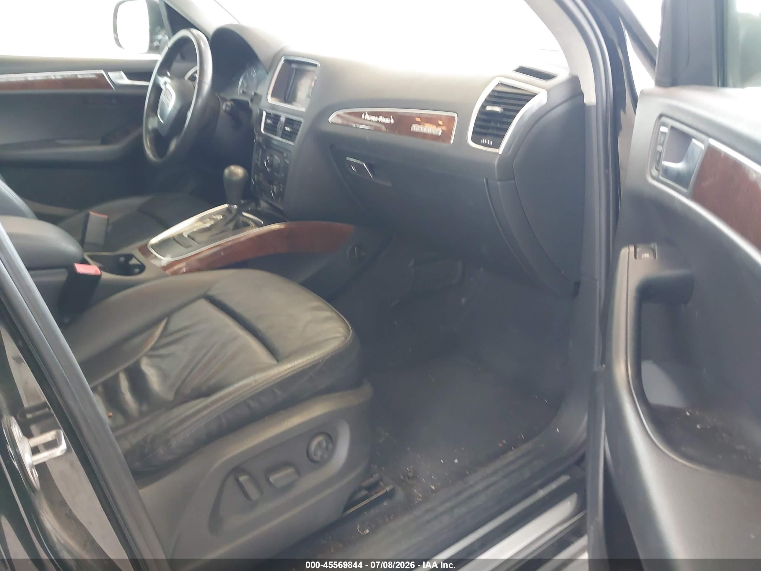 2010 Audi Q5 3.2 Premium Black vin: WA1LKAFP3AA044789