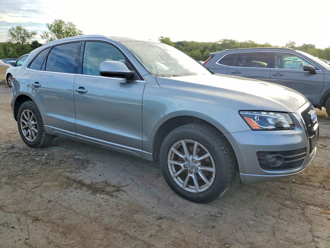 2010 Audi Q5 Premium Plus Silver vin: WA1LKAFP3AA095032