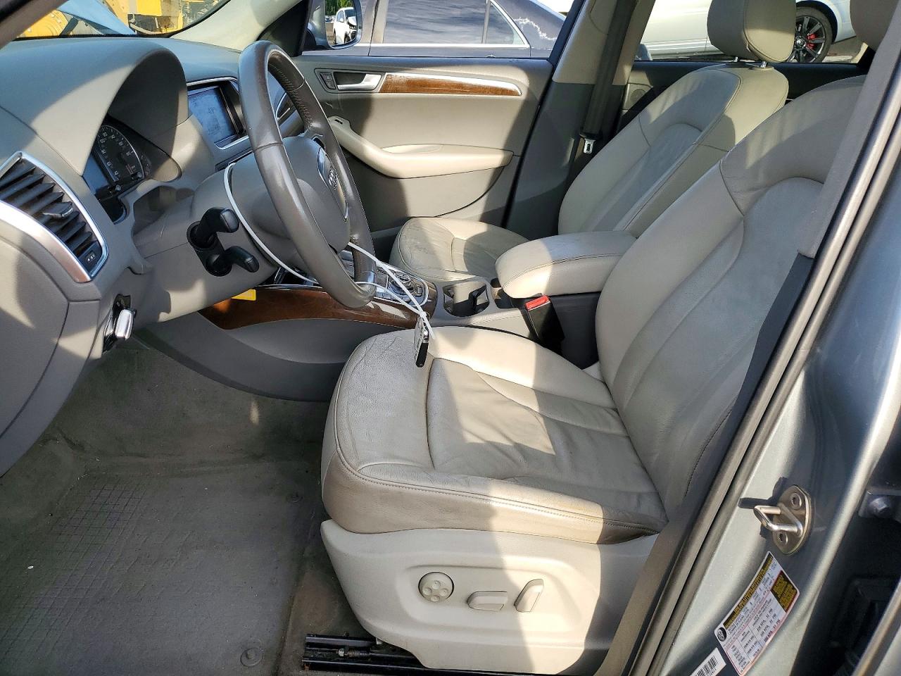 2010 Audi Q5 Premium Plus Silver vin: WA1LKAFP3AA095032