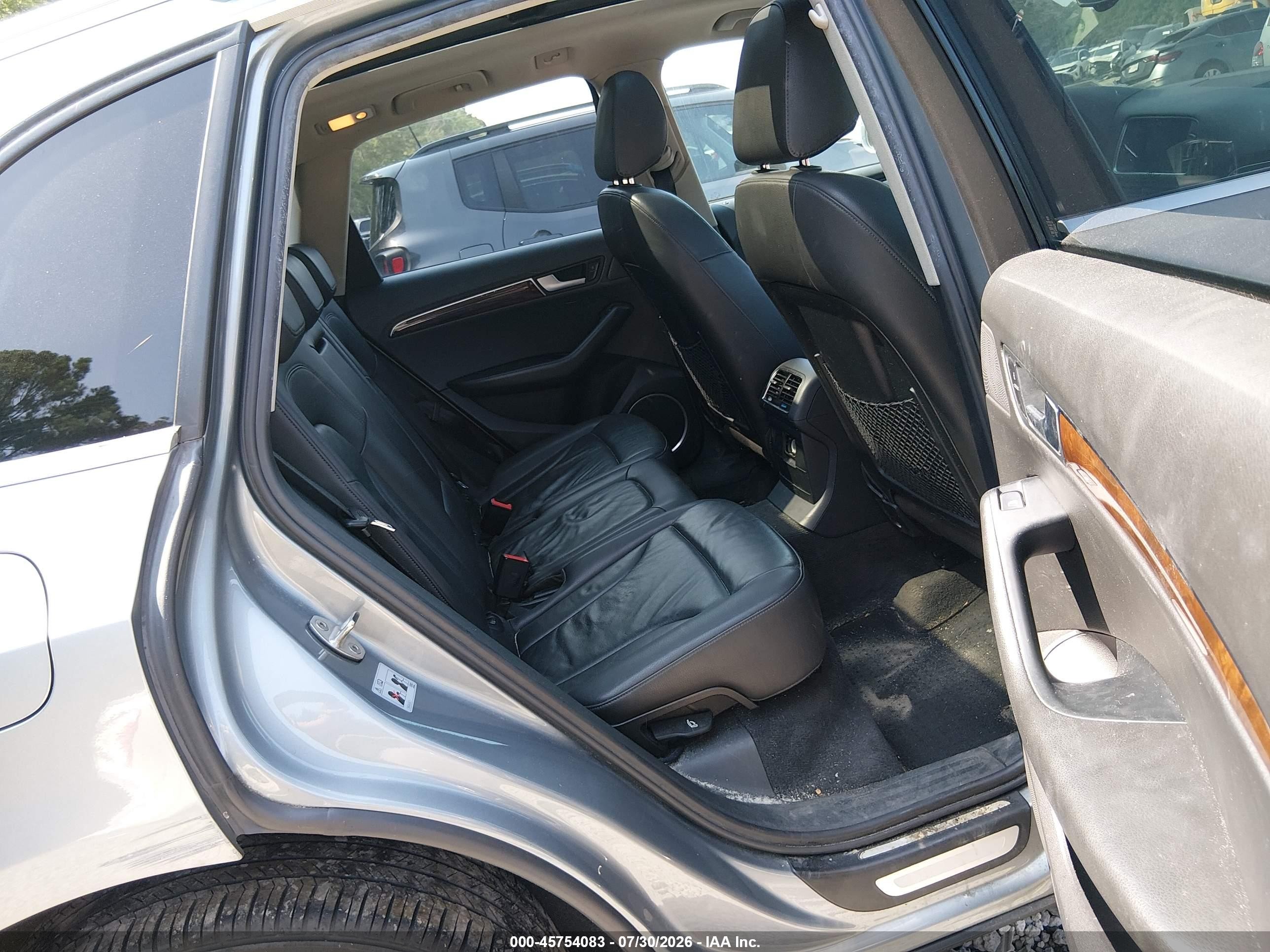 2010 Audi Q5 3.2 Premium Silver vin: WA1LKAFP3AA097184