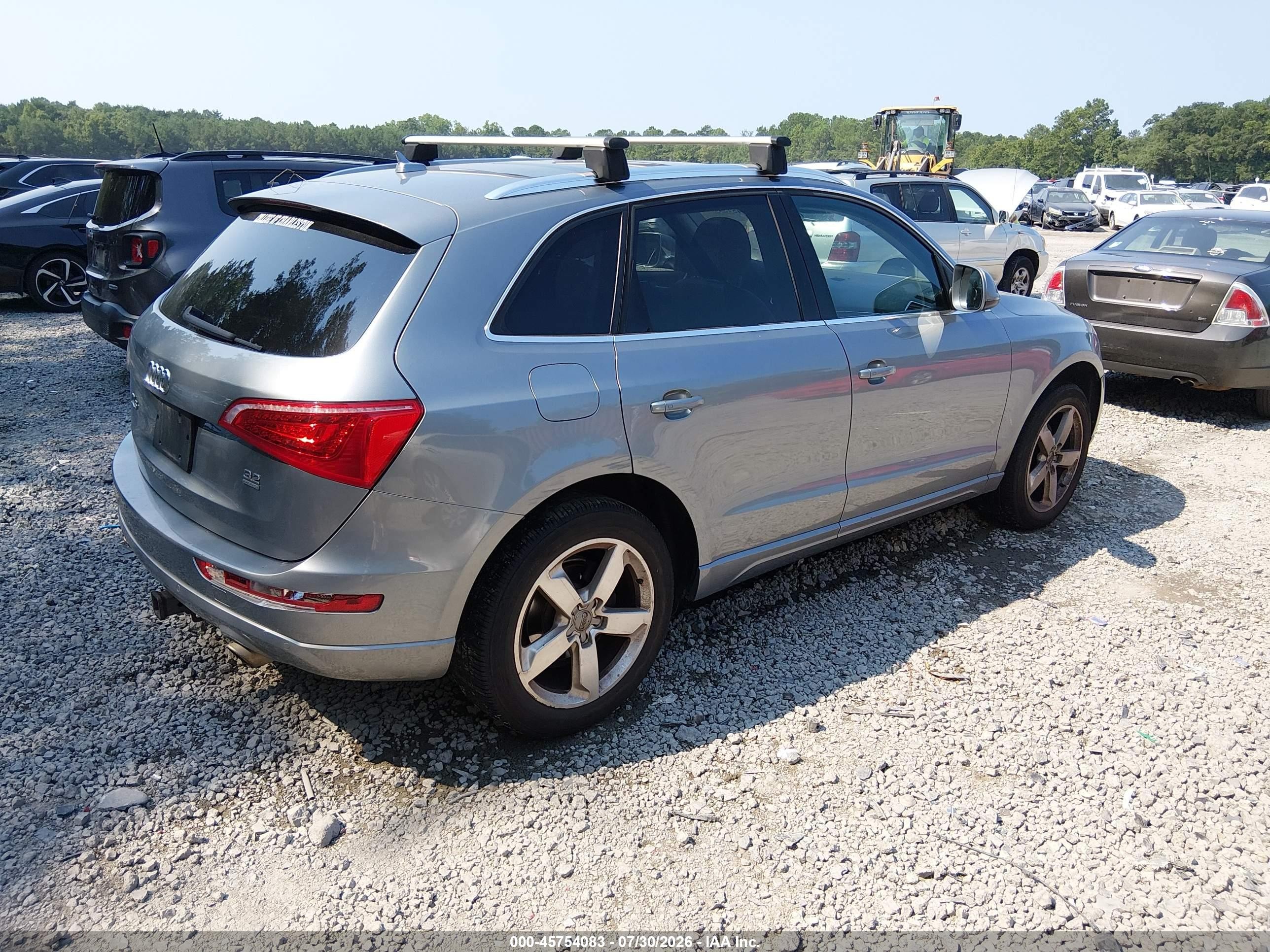 2010 Audi Q5 3.2 Premium Silver vin: WA1LKAFP3AA097184