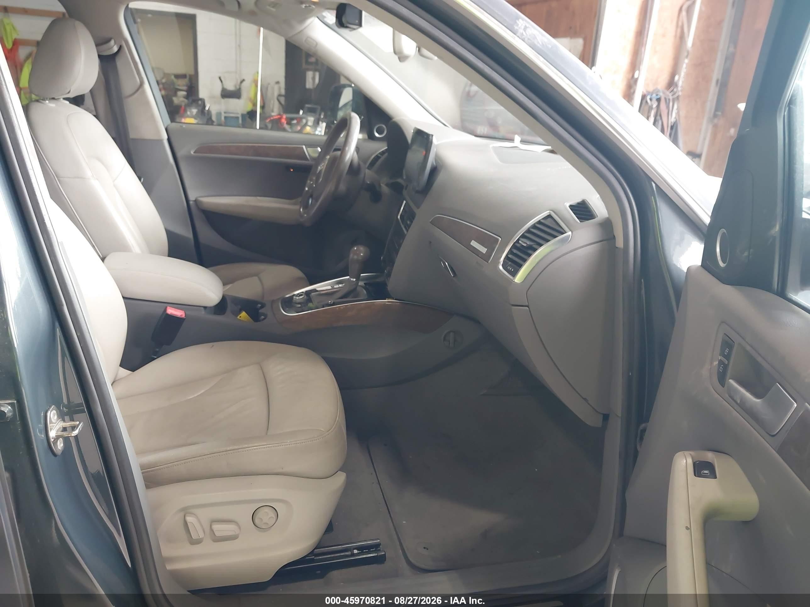 2010 Audi Q5 3.2 Premium Gray vin: WA1LKAFP3AA103579