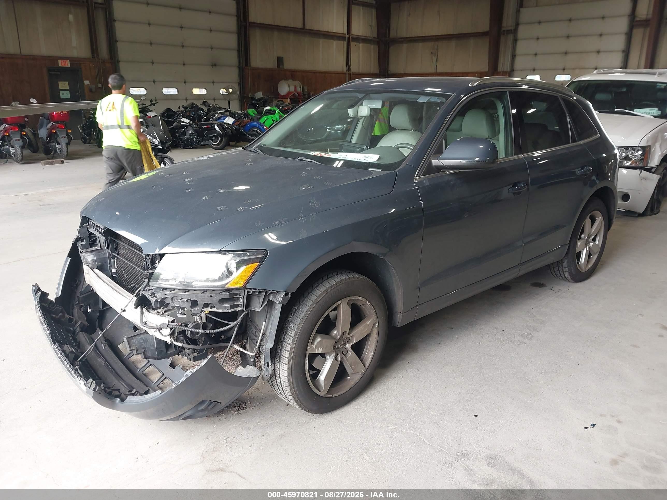 2010 Audi Q5 3.2 Premium Gray vin: WA1LKAFP3AA103579
