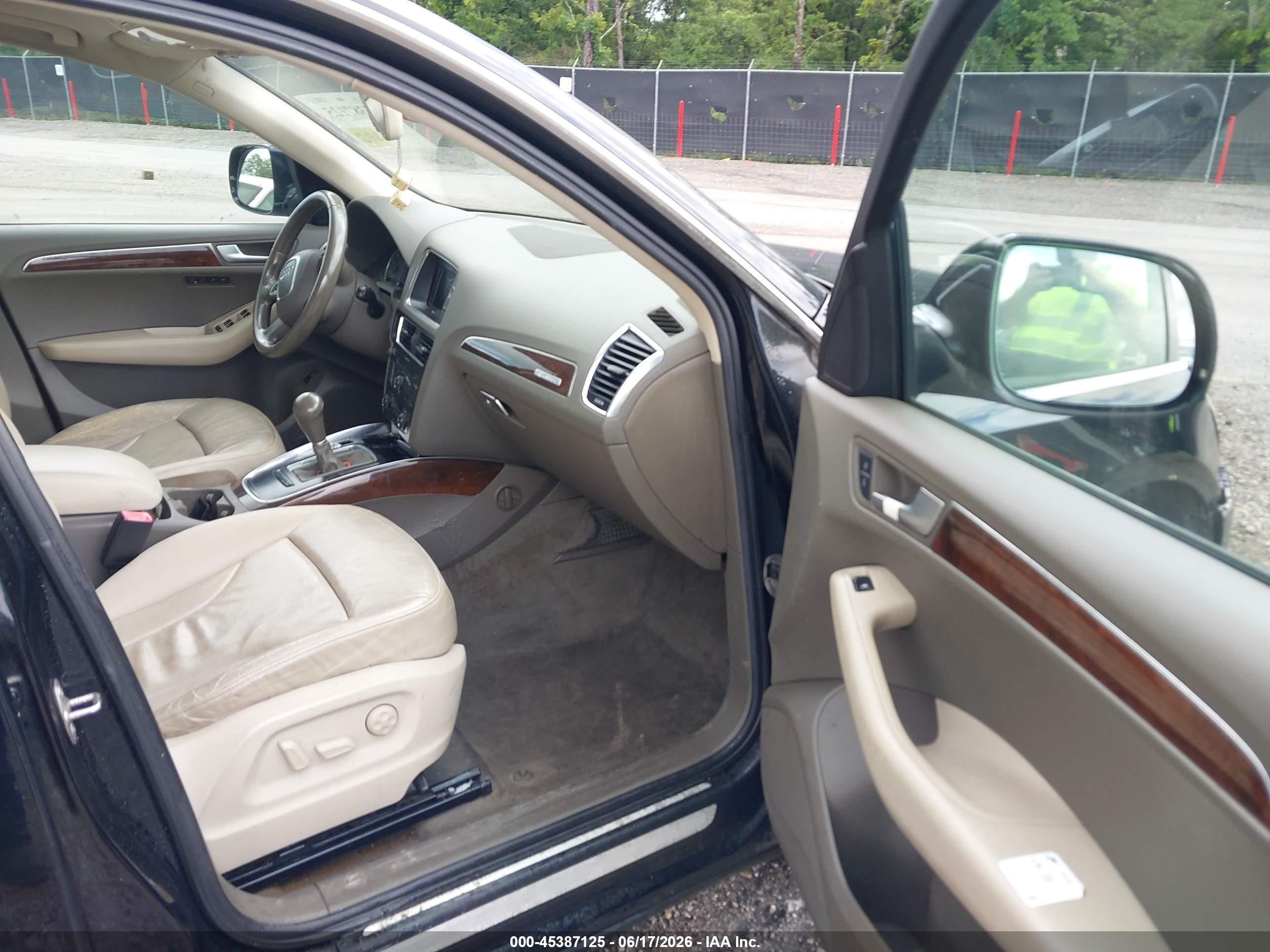 2010 Audi Q5 3.2 Premium Черный vin: WA1LKAFP4AA019416