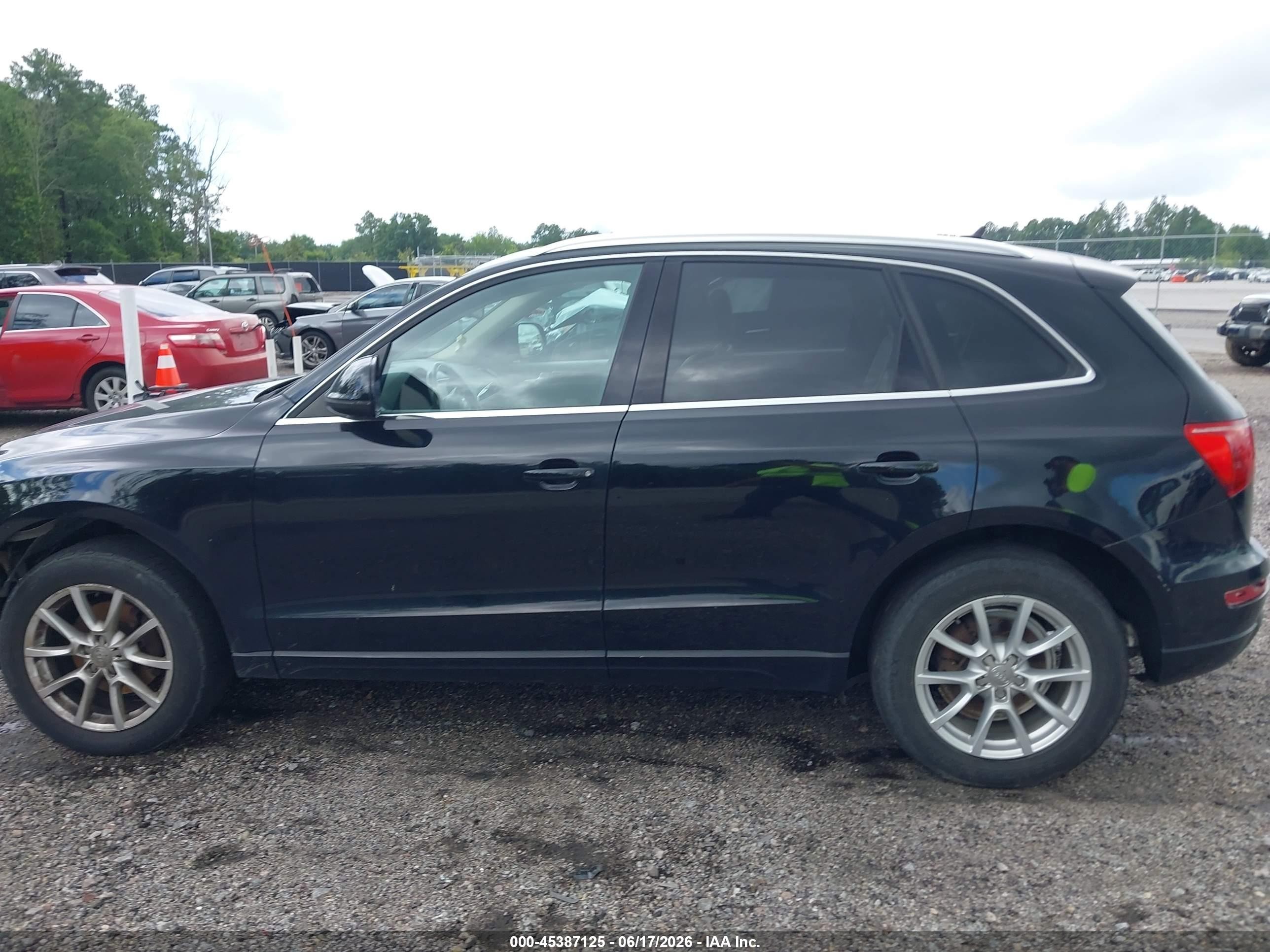 2010 Audi Q5 3.2 Premium Черный vin: WA1LKAFP4AA019416