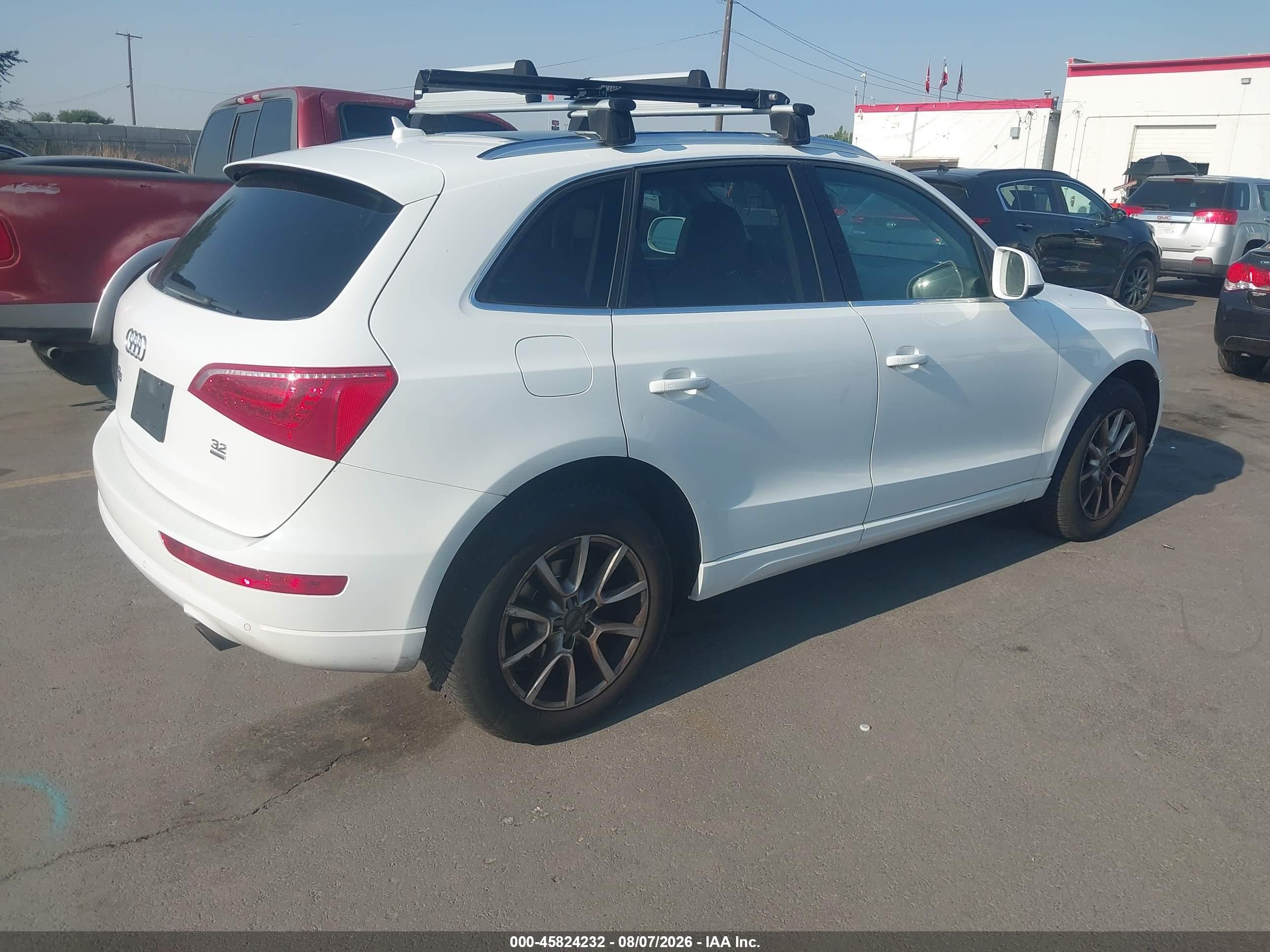2010 Audi Q5 3.2 Premium White vin: WA1LKAFP4AA059060