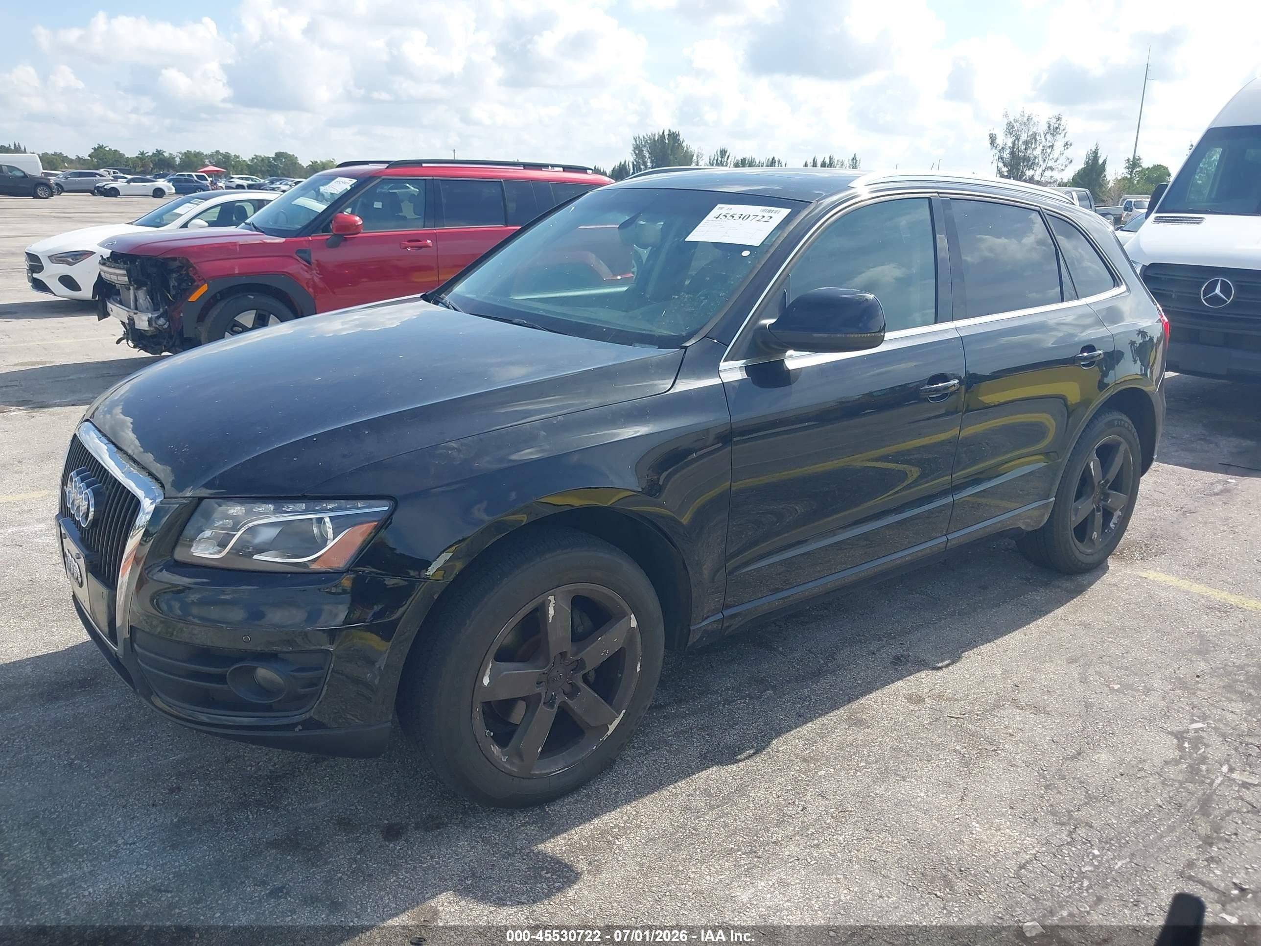 2010 Audi Q5 3.2 Premium Black vin: WA1LKAFP4AA100044