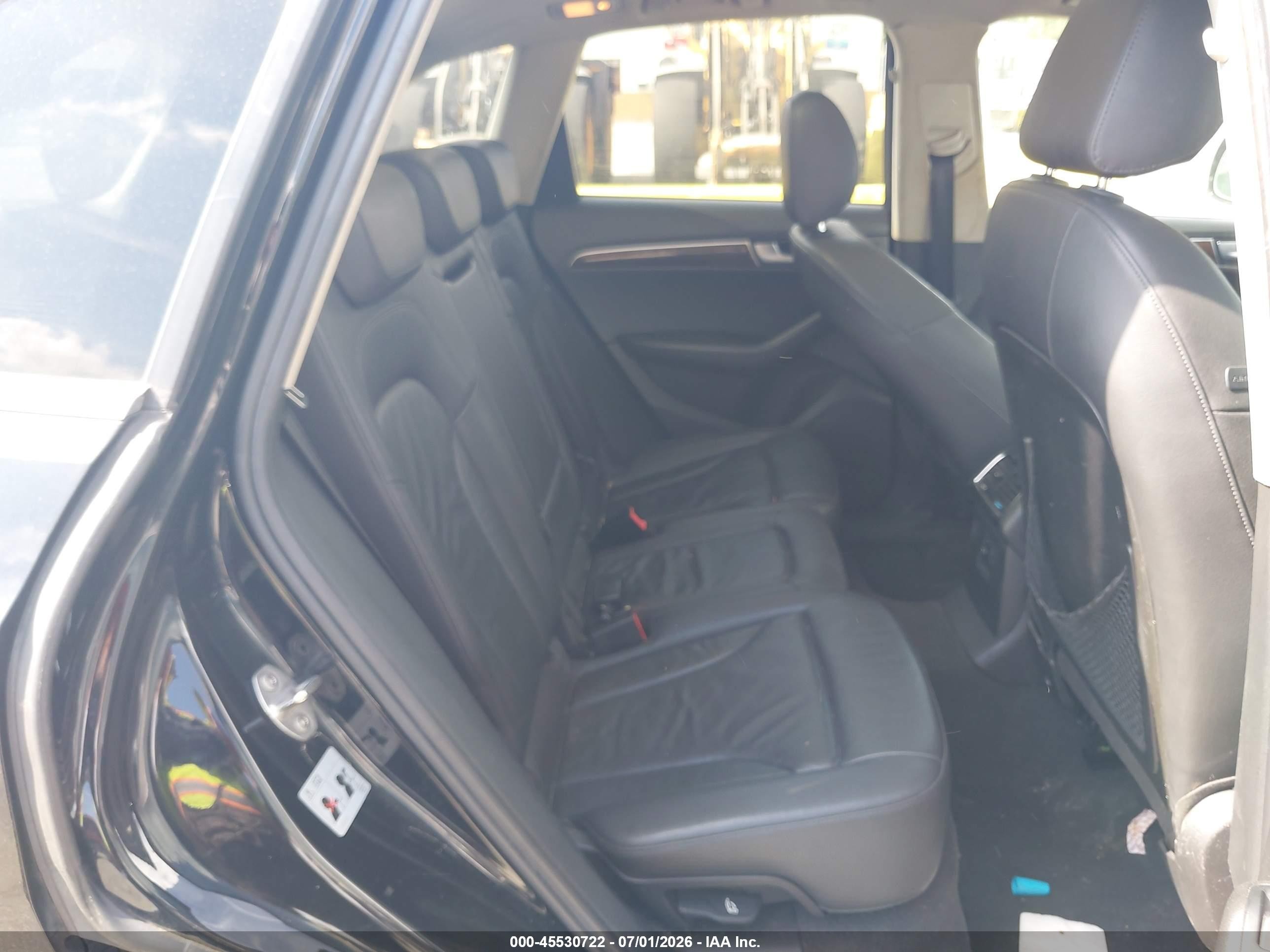 2010 Audi Q5 3.2 Premium Black vin: WA1LKAFP4AA100044