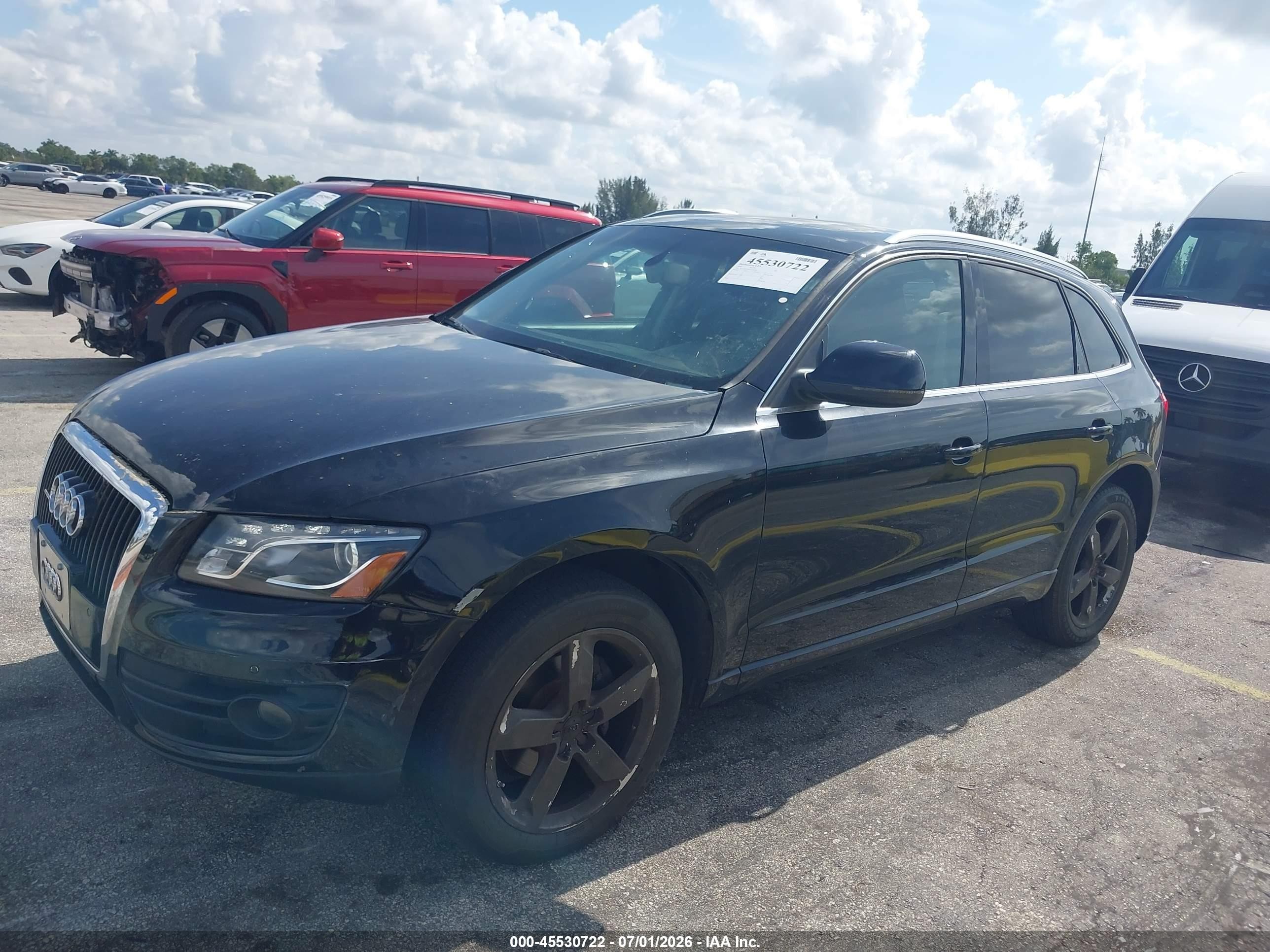 2010 Audi Q5 3.2 Premium Black vin: WA1LKAFP4AA100044