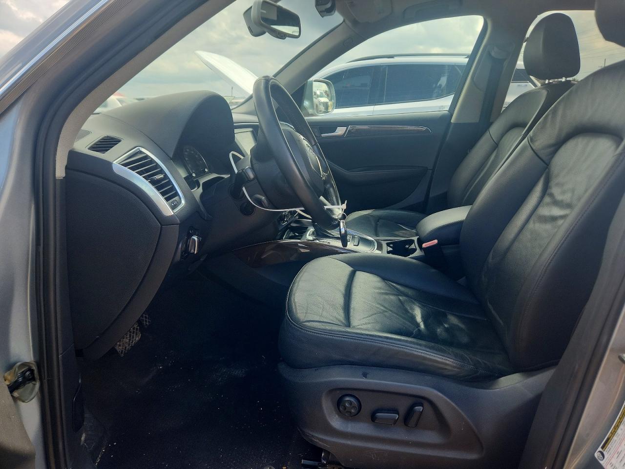 2010 Audi Q5 Premium Plus Gray vin: WA1LKAFP4AA104501